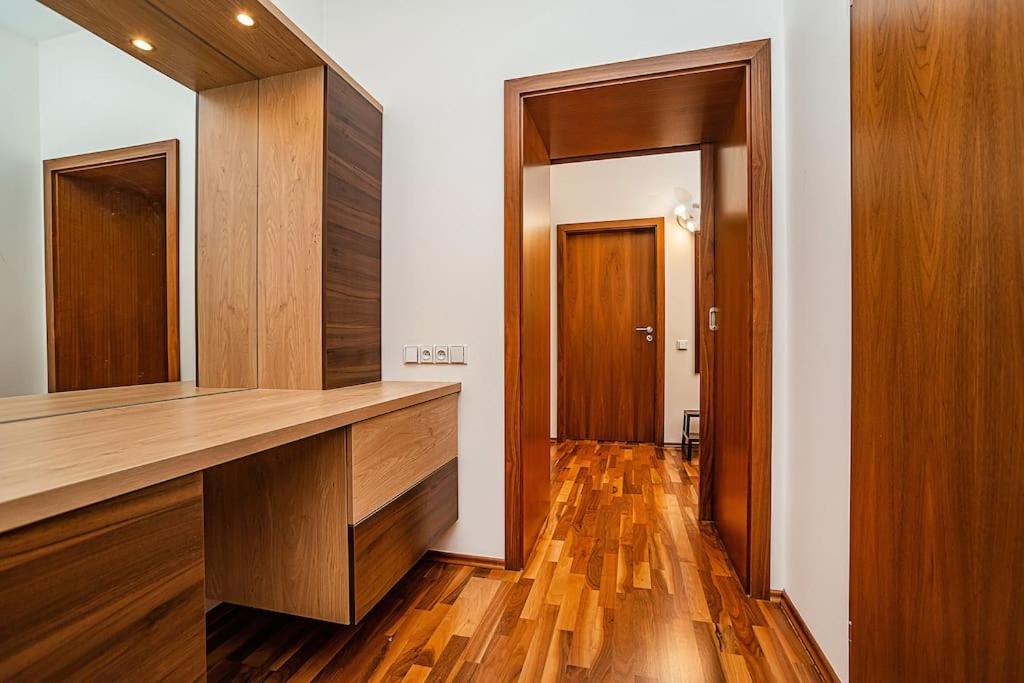 Elegant 2 - bedroom Apartment with Balcony and Parking