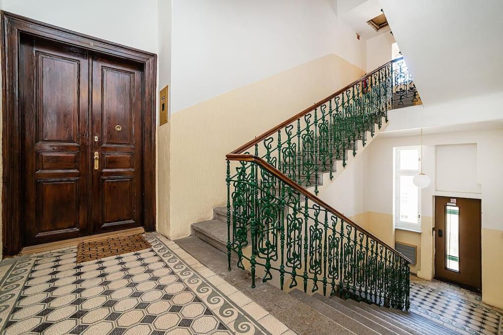Elegant 2 - bedroom Apartment with Balcony and Parking