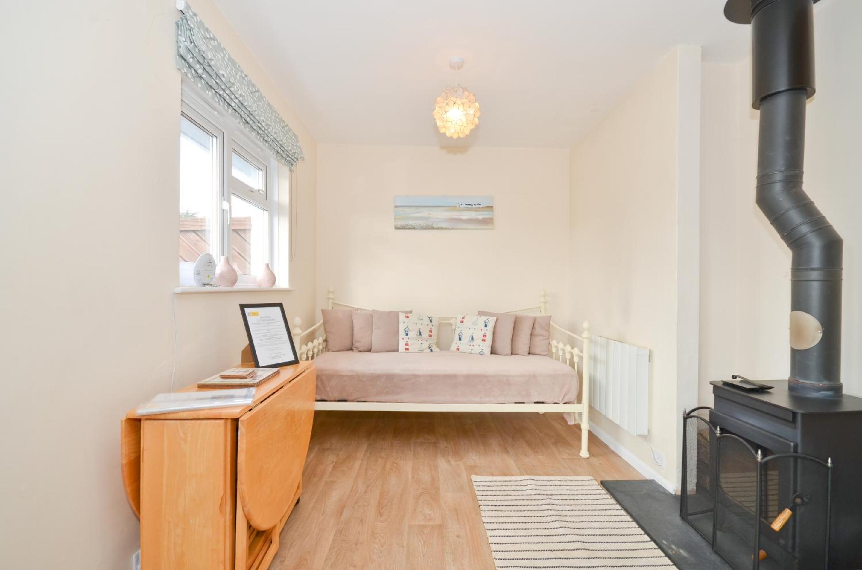 23 Tollgate Cottages view 4