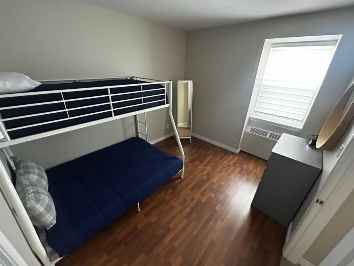 NEW Large Luxurious 2BR Condo in the Heart of Uptown Coffee, Wifi