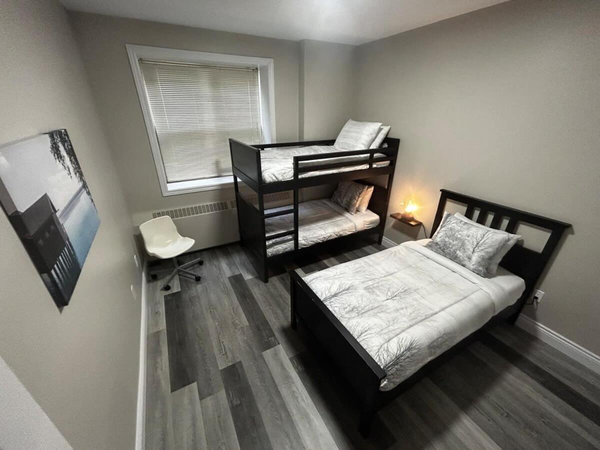 Elegant 2-Bedroom Condo Close to Uptown