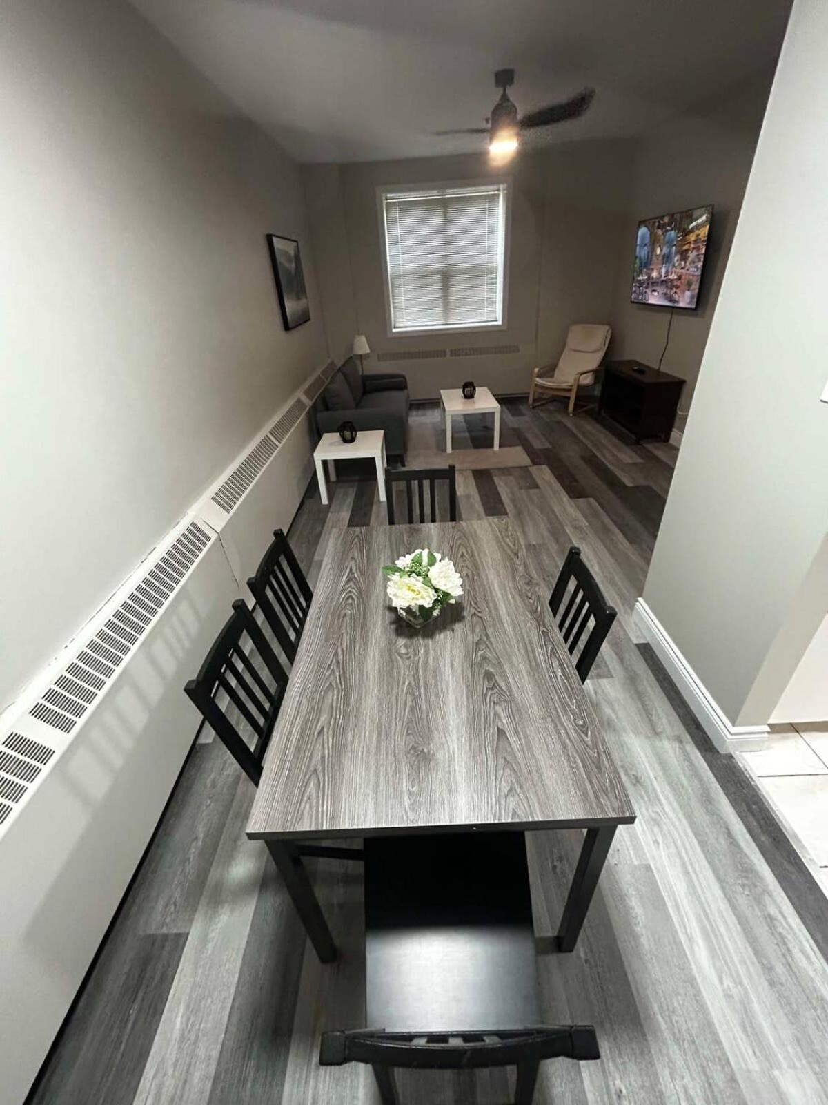 Elegant 2-Bedroom Condo Close to Uptown