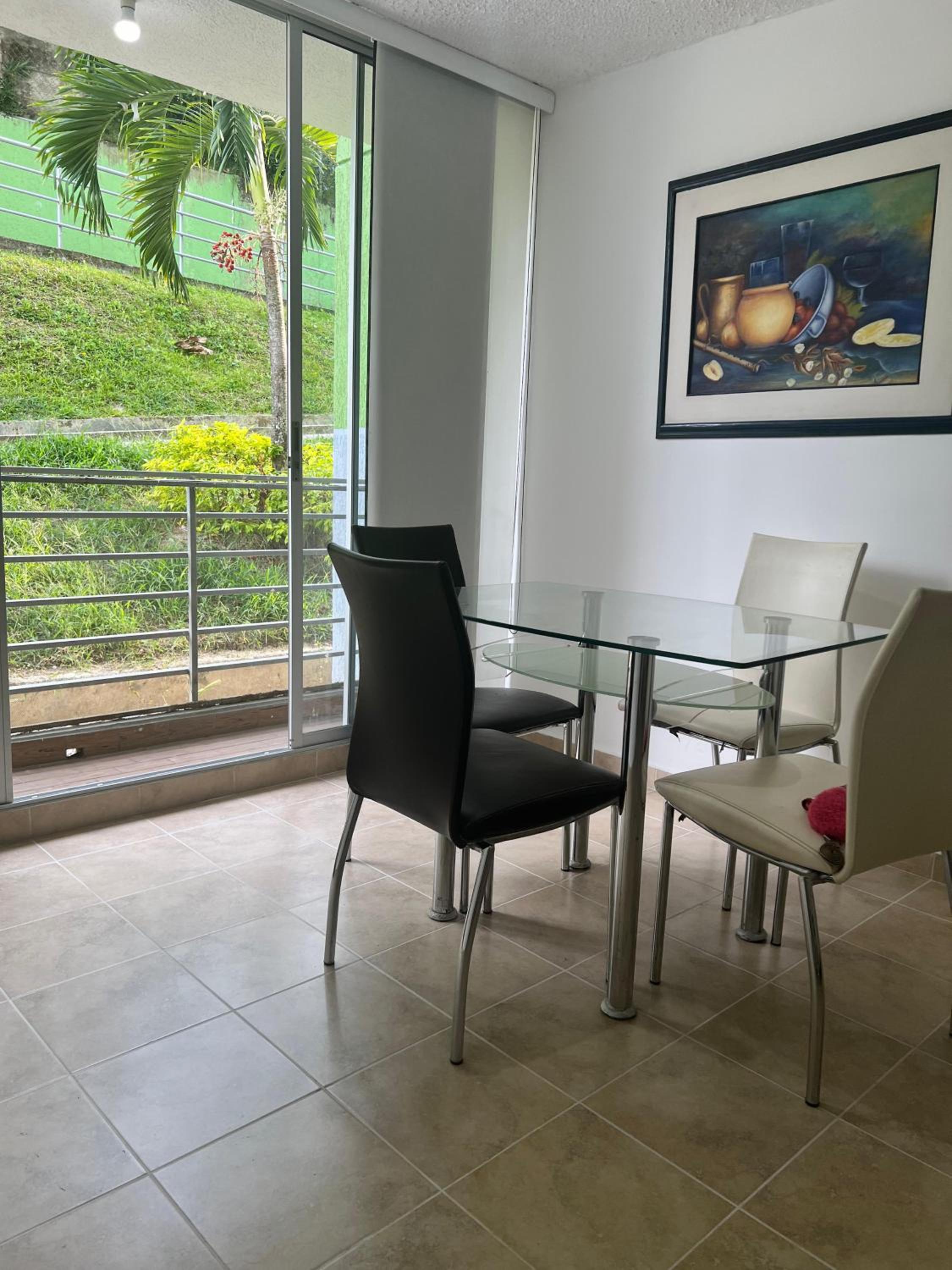 Ibague, Apartamento amoblado, cómodo y bien ubicado cerca al centro comercial la estación