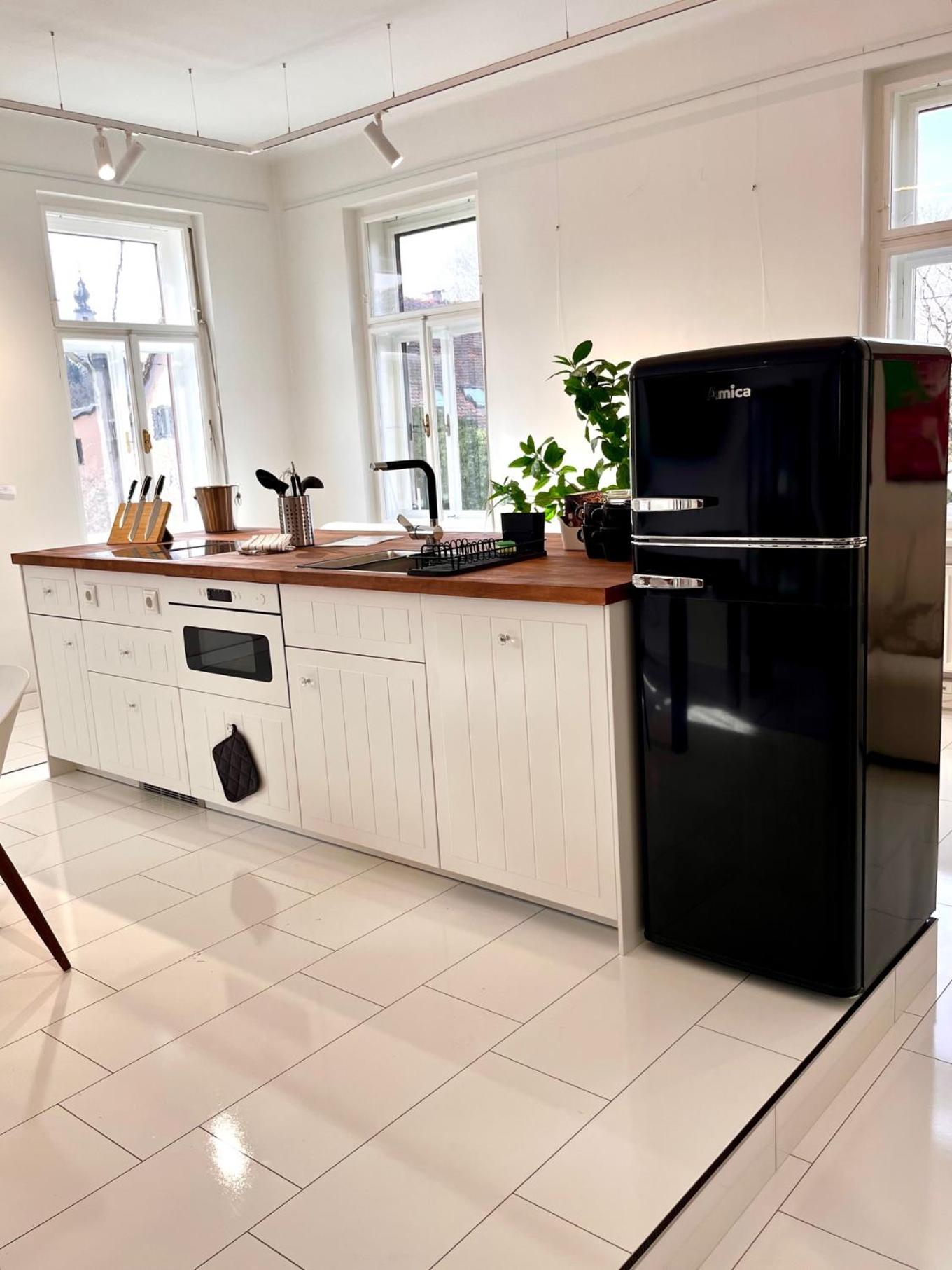 KUNST-VILLA Apartments Suite mit Sauna, GrazSüd, Apartment mit Gartenblick ohne Sauna