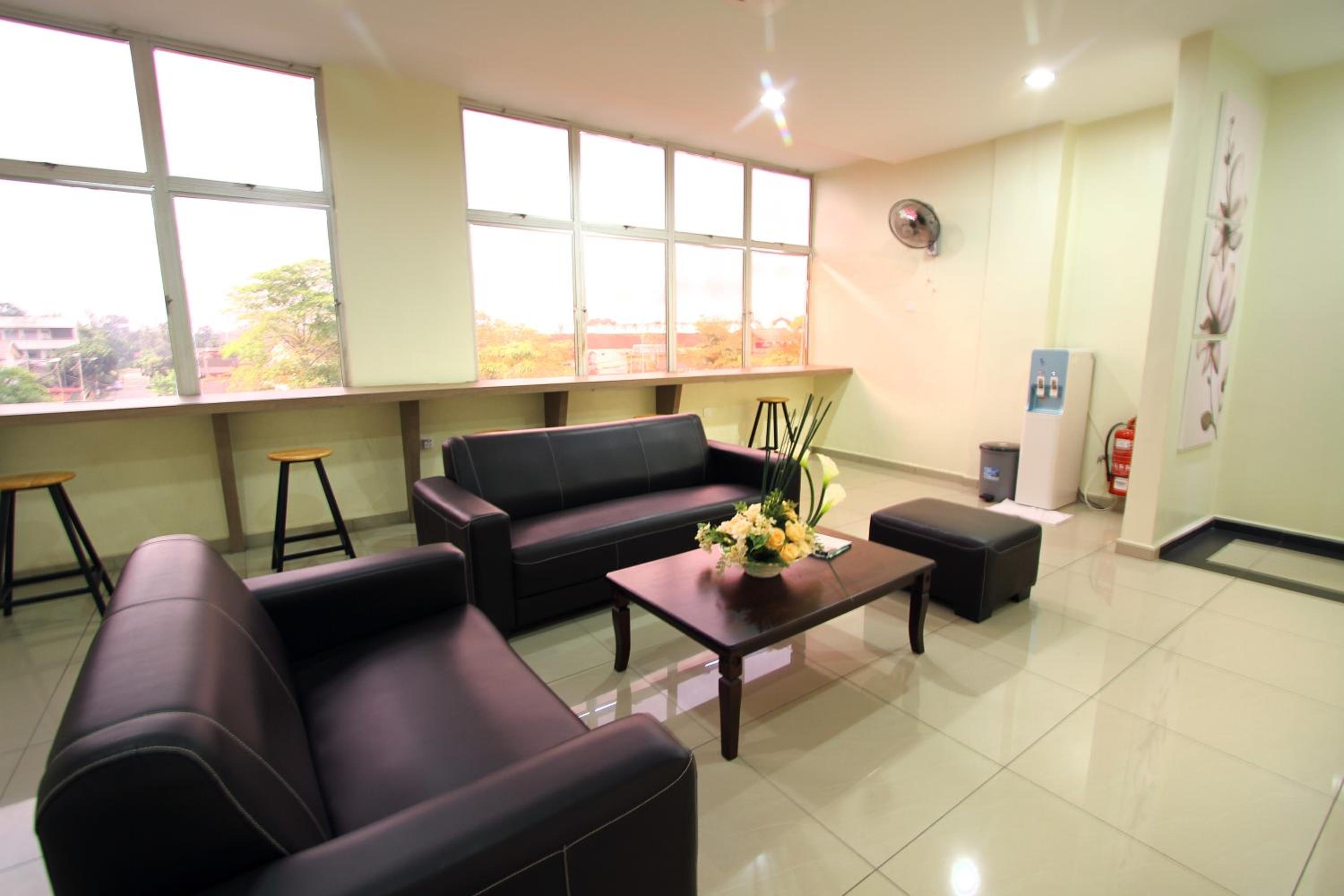 Max Inn Hotel