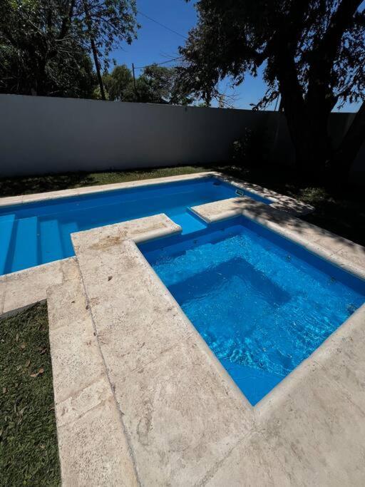 Hermosa y amplia casa en Roldán