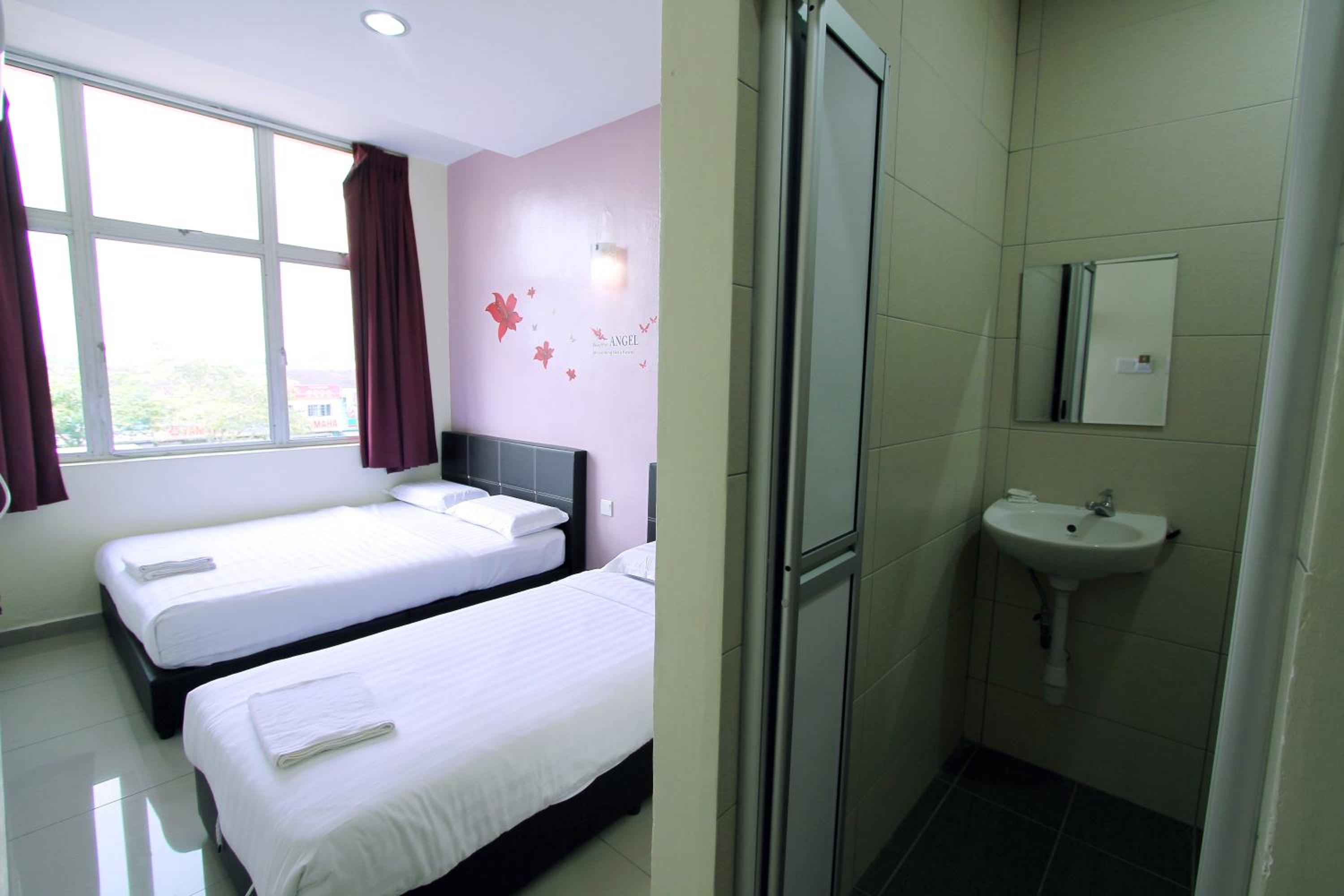 Max Inn Hotel