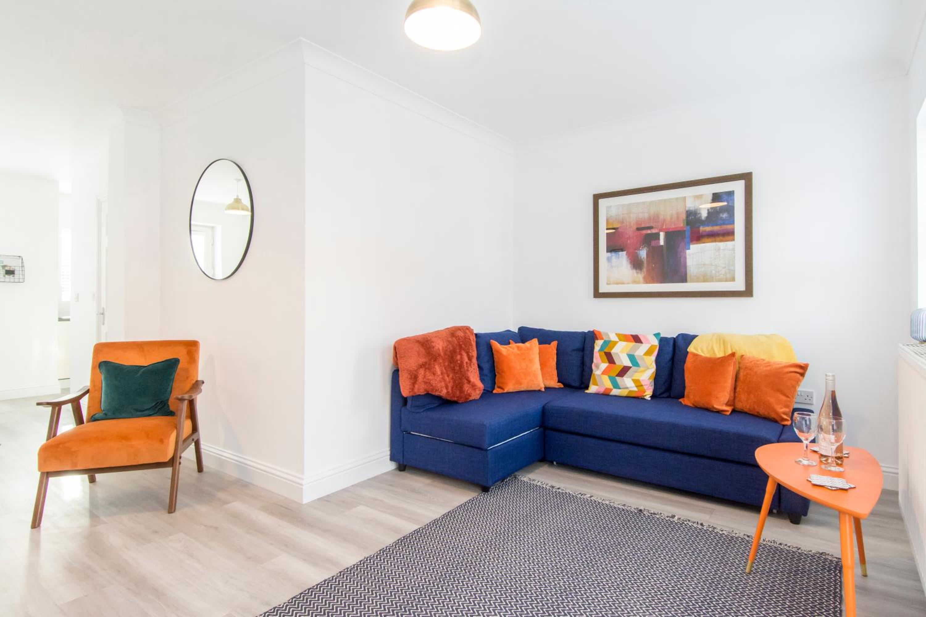 Host & Stay - Davies Close view 4
