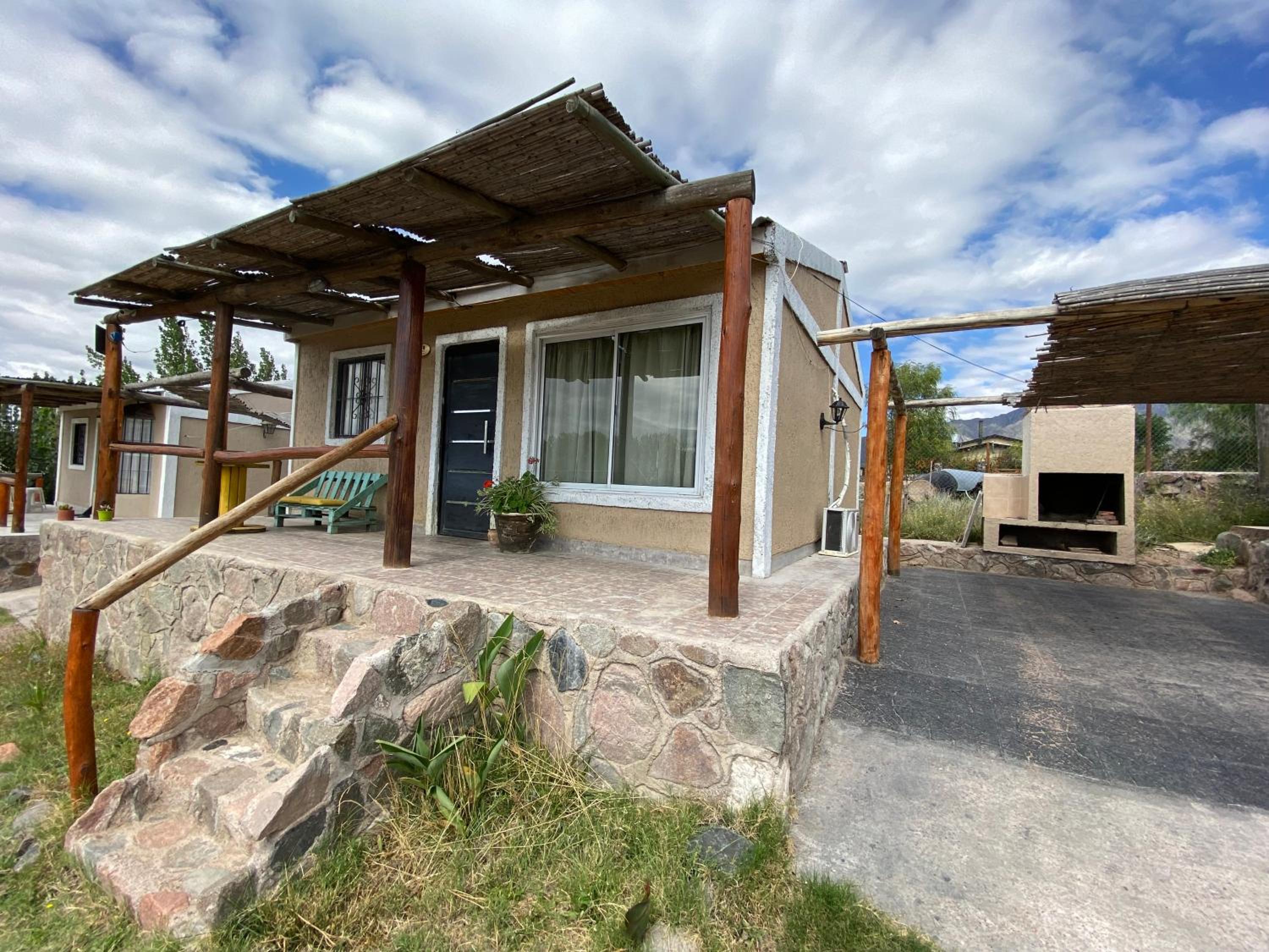 DOÑA ROSA CABAÑAS