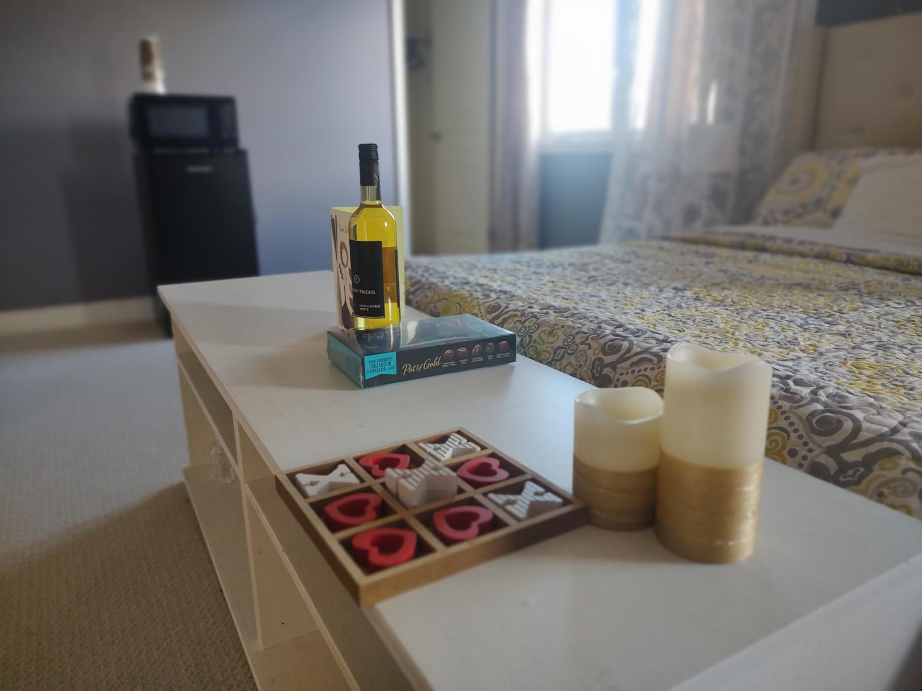 Executive Master Suite With Soaker Tub - Very Close to the Falls and Marineland