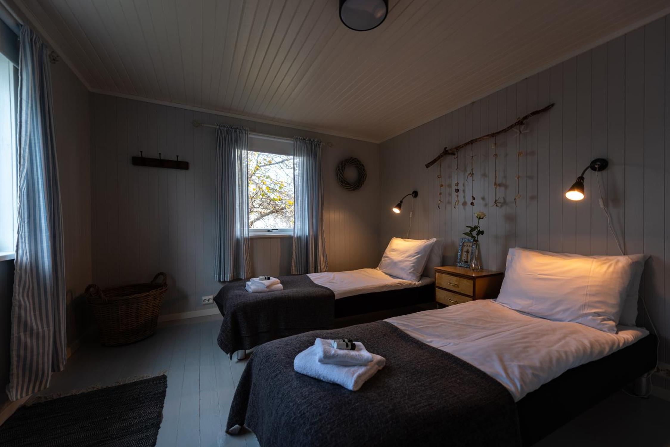 Cozy House By The Fjord In The Heart Of Lofoten view 2