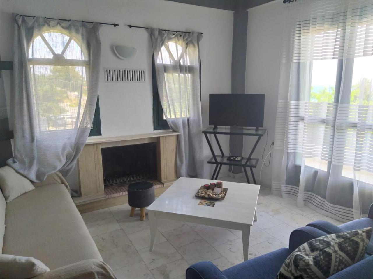 Thea Apartmens