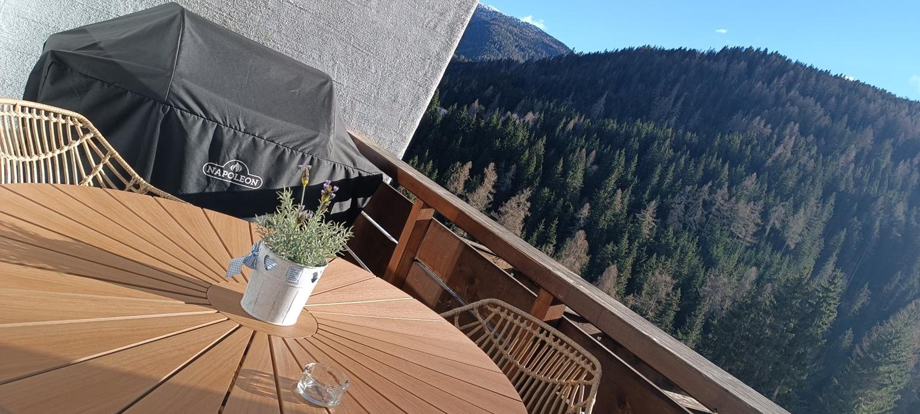 Bergkristall Ruhe und Aussicht auf 1100m