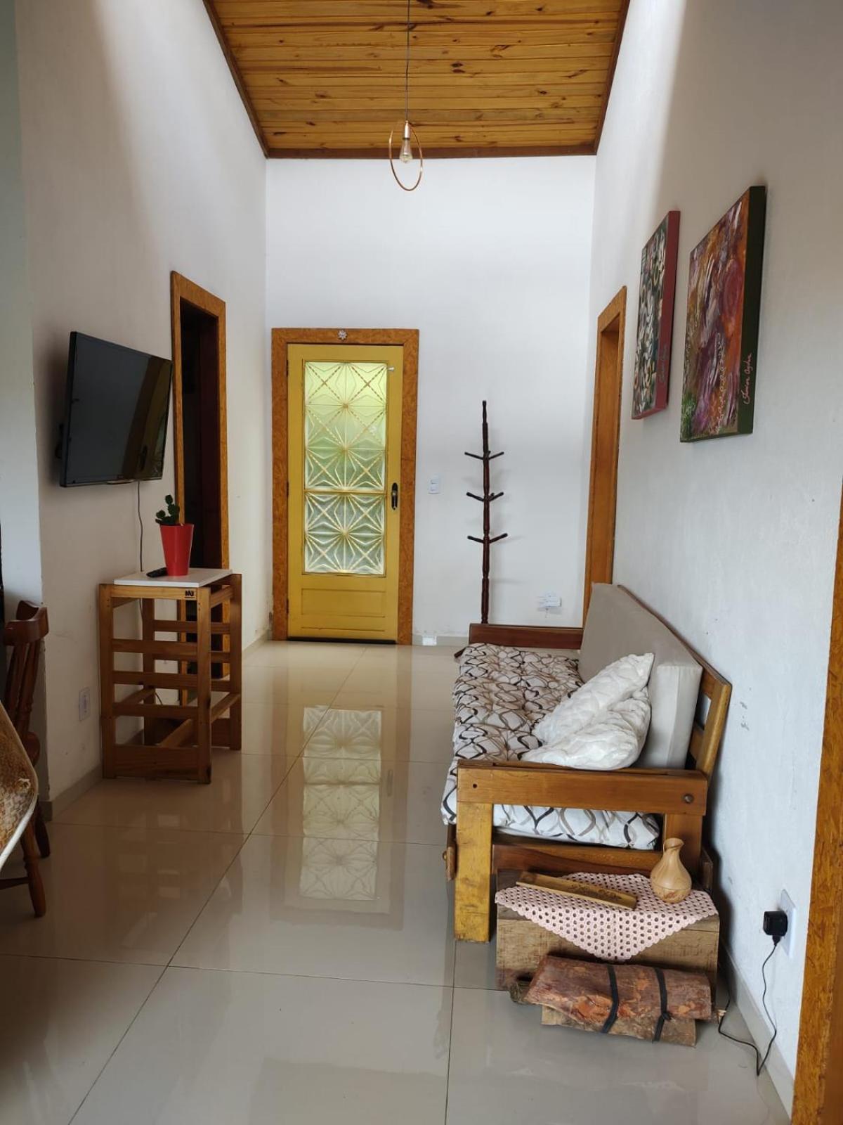 Casa Mohini Refúgio nas montanhas de Teresópolis Quarto com deck rede suspensa lareira cachoeira e piscina