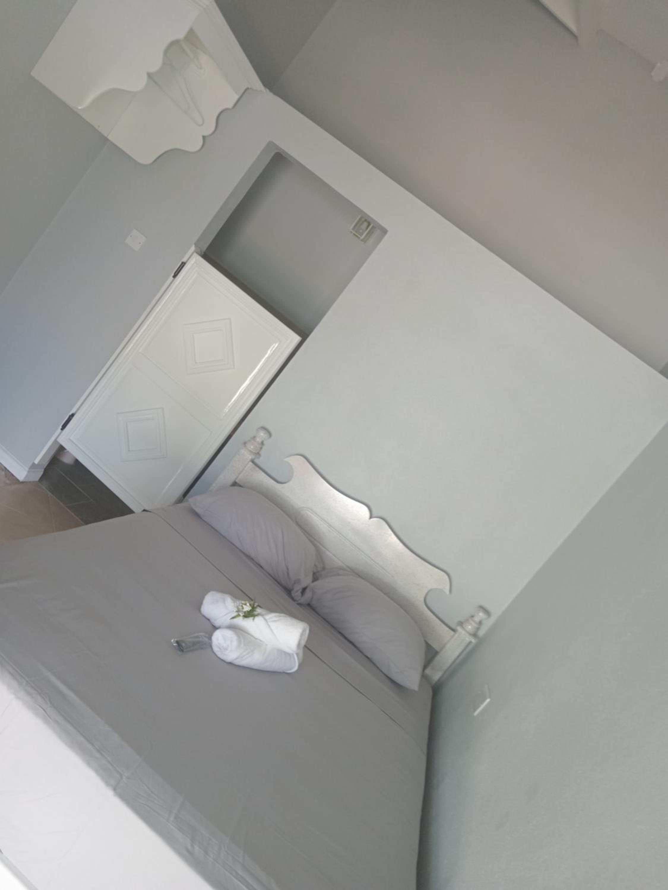 Rose Hideaway view 5