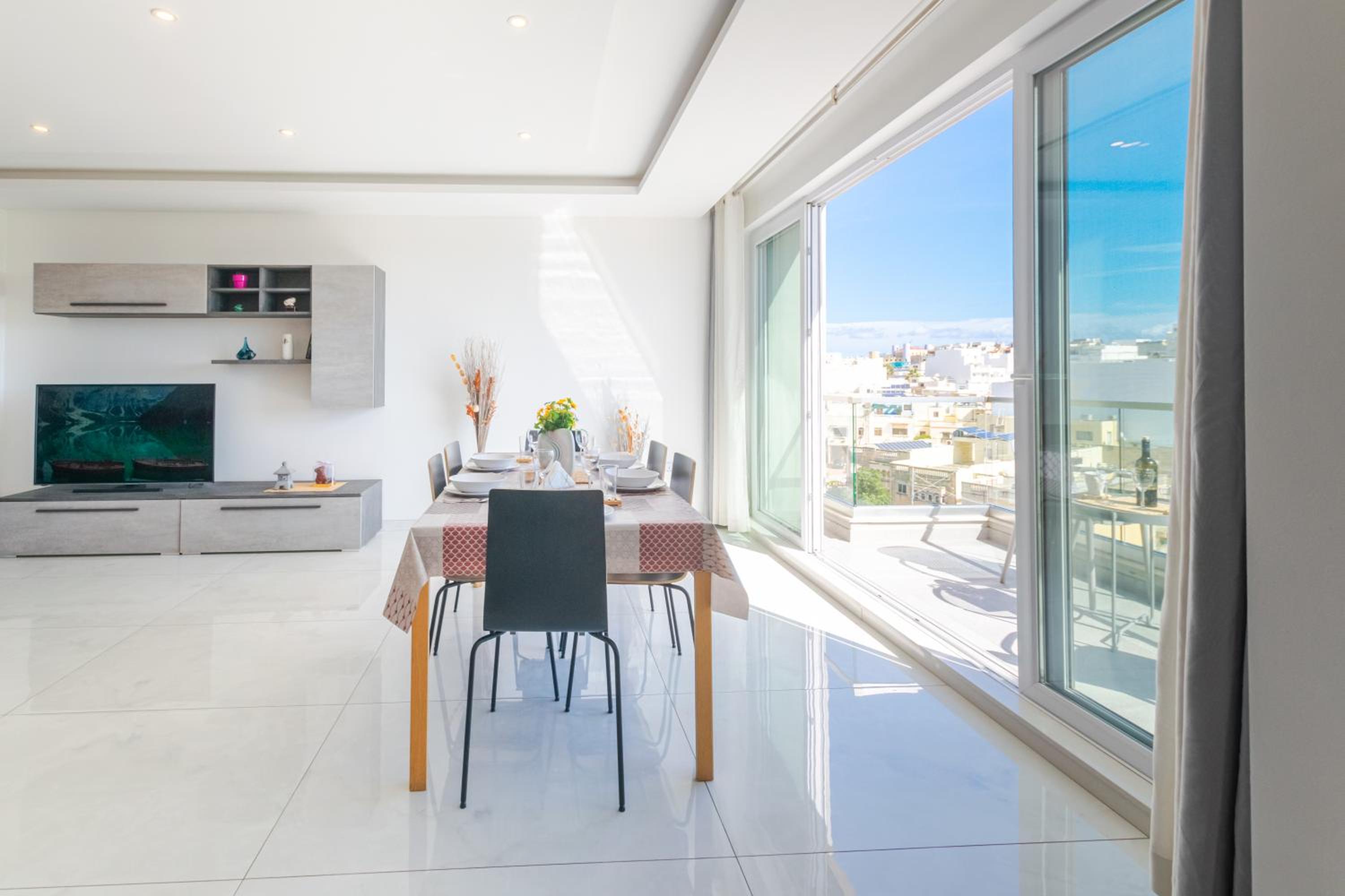 New Spacious Apartment with Amazing View Bugibba photo 4