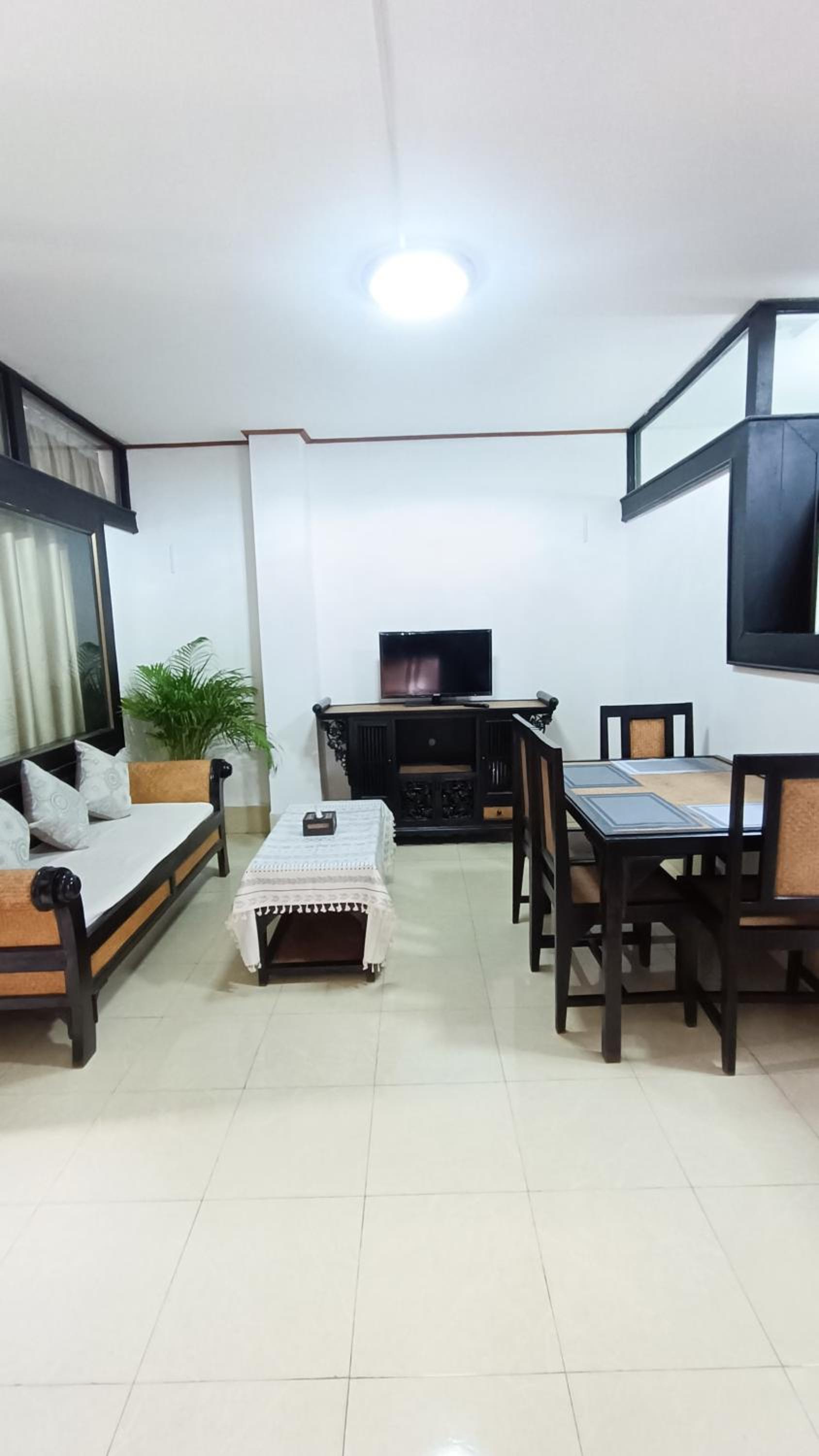 Oudomphone Apartment