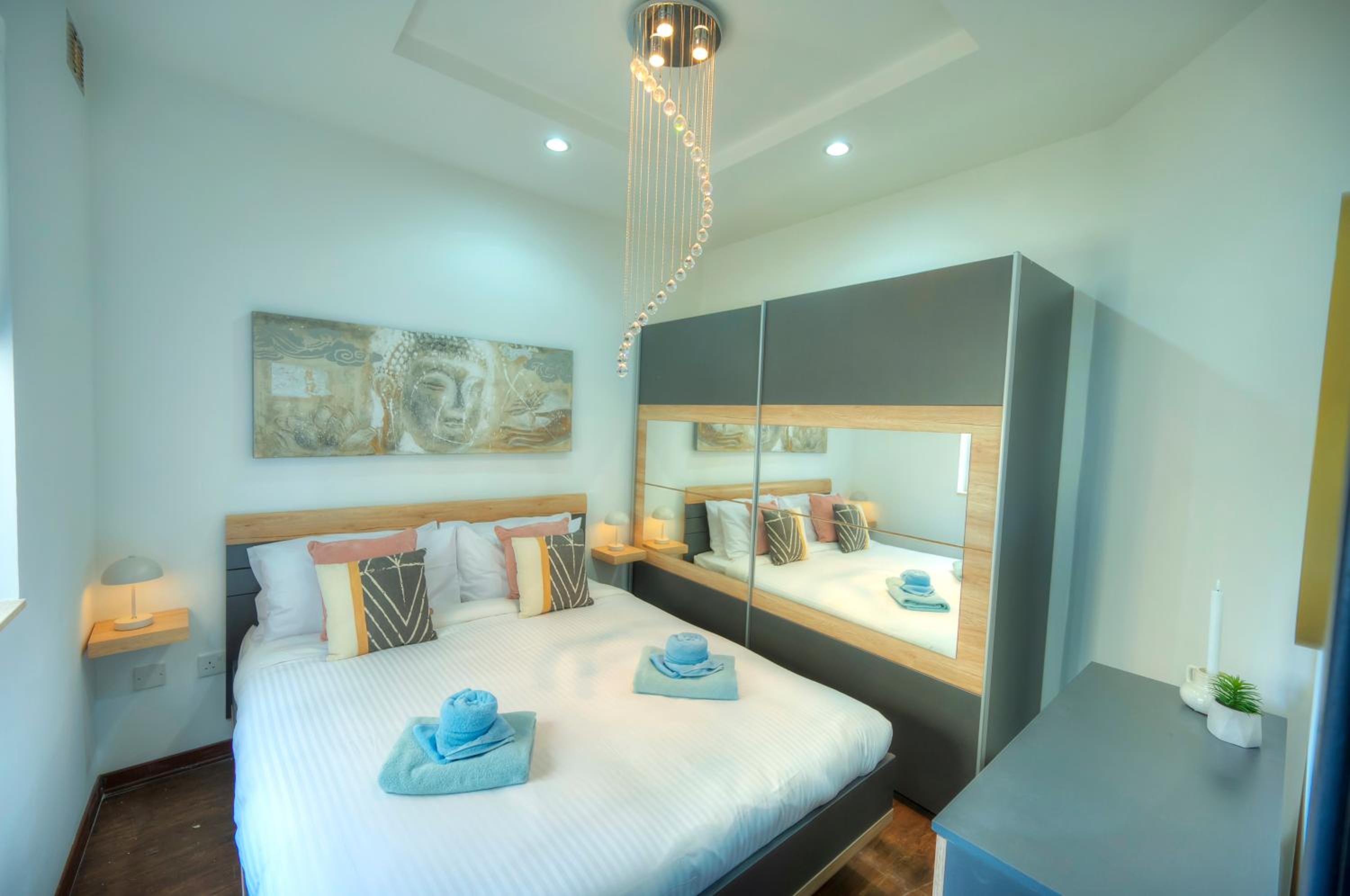 Roof terrace, Seaview 3 bedroom penthouse GOSLM-11 view 4