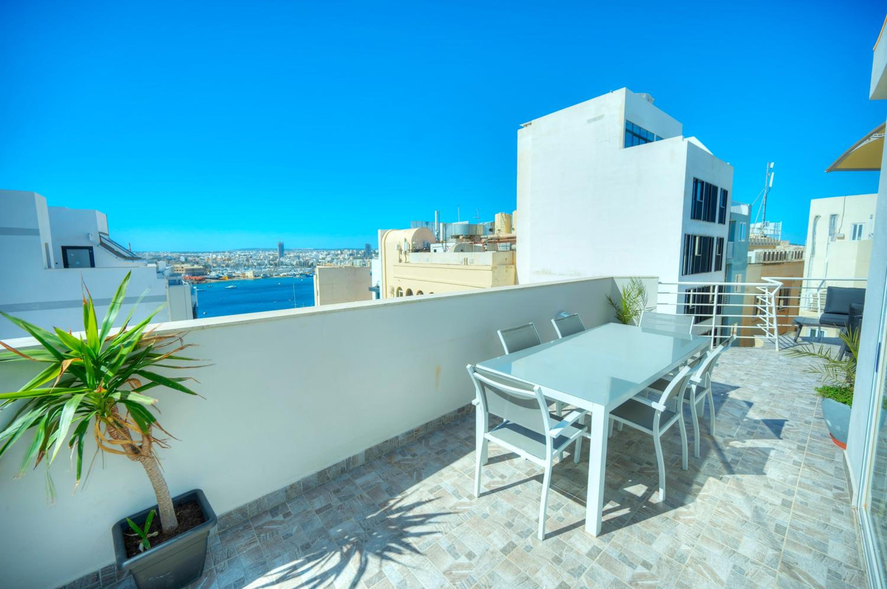 Roof terrace, Seaview 3 bedroom penthouse GOSLM-11 view 5