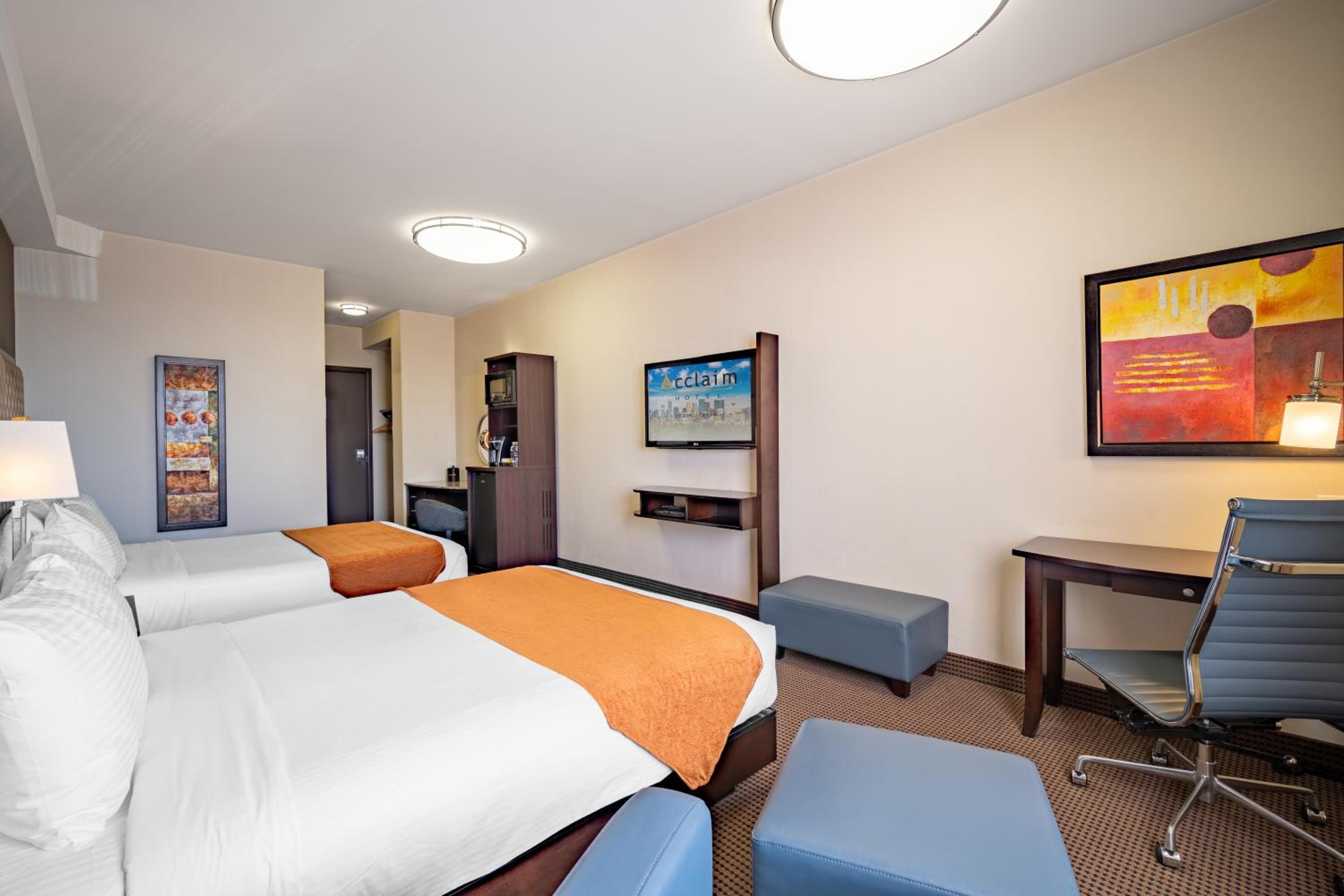 Acclaim Hotel by CLIQUE-4