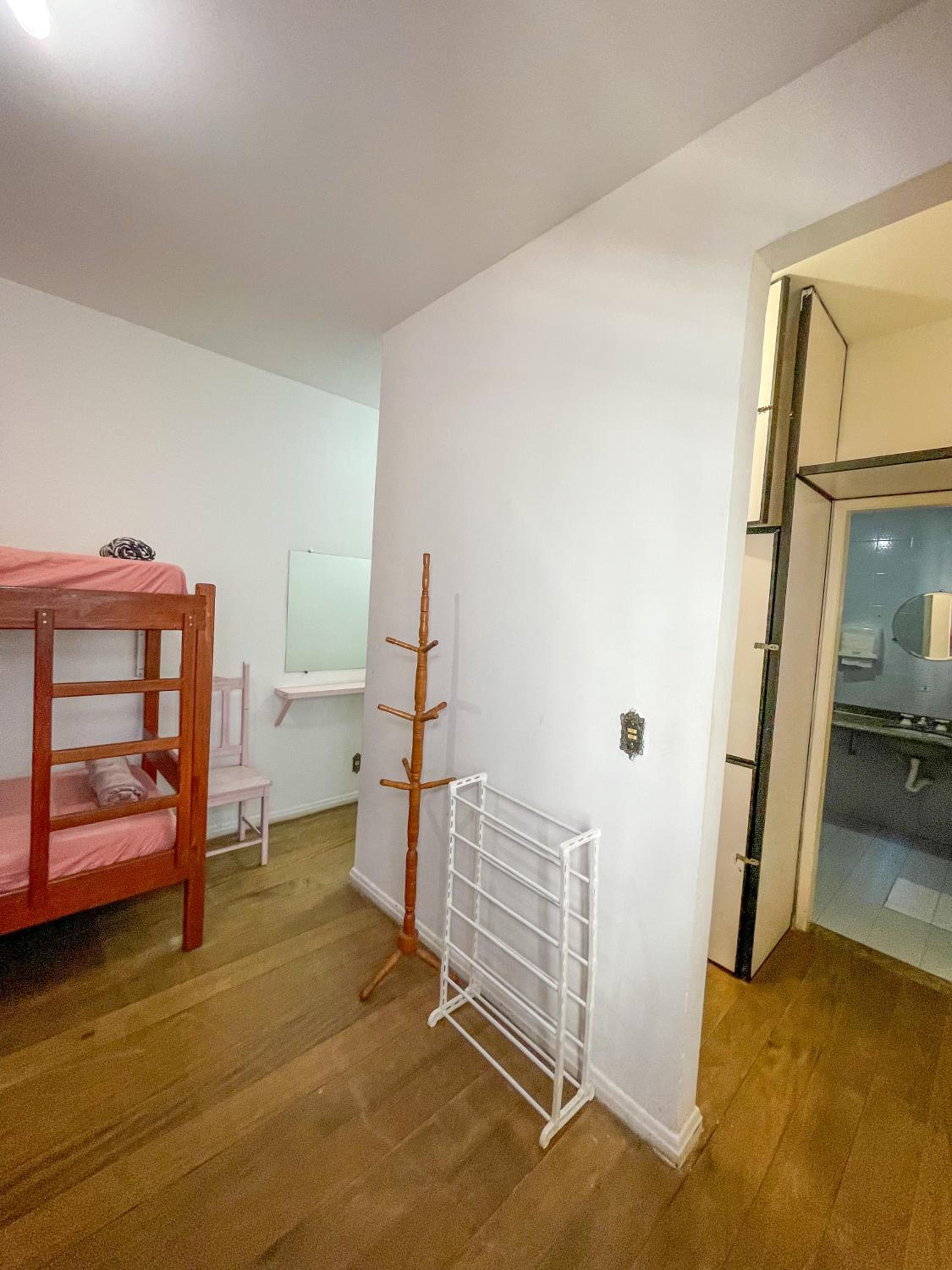 Onça da Praia Hostel