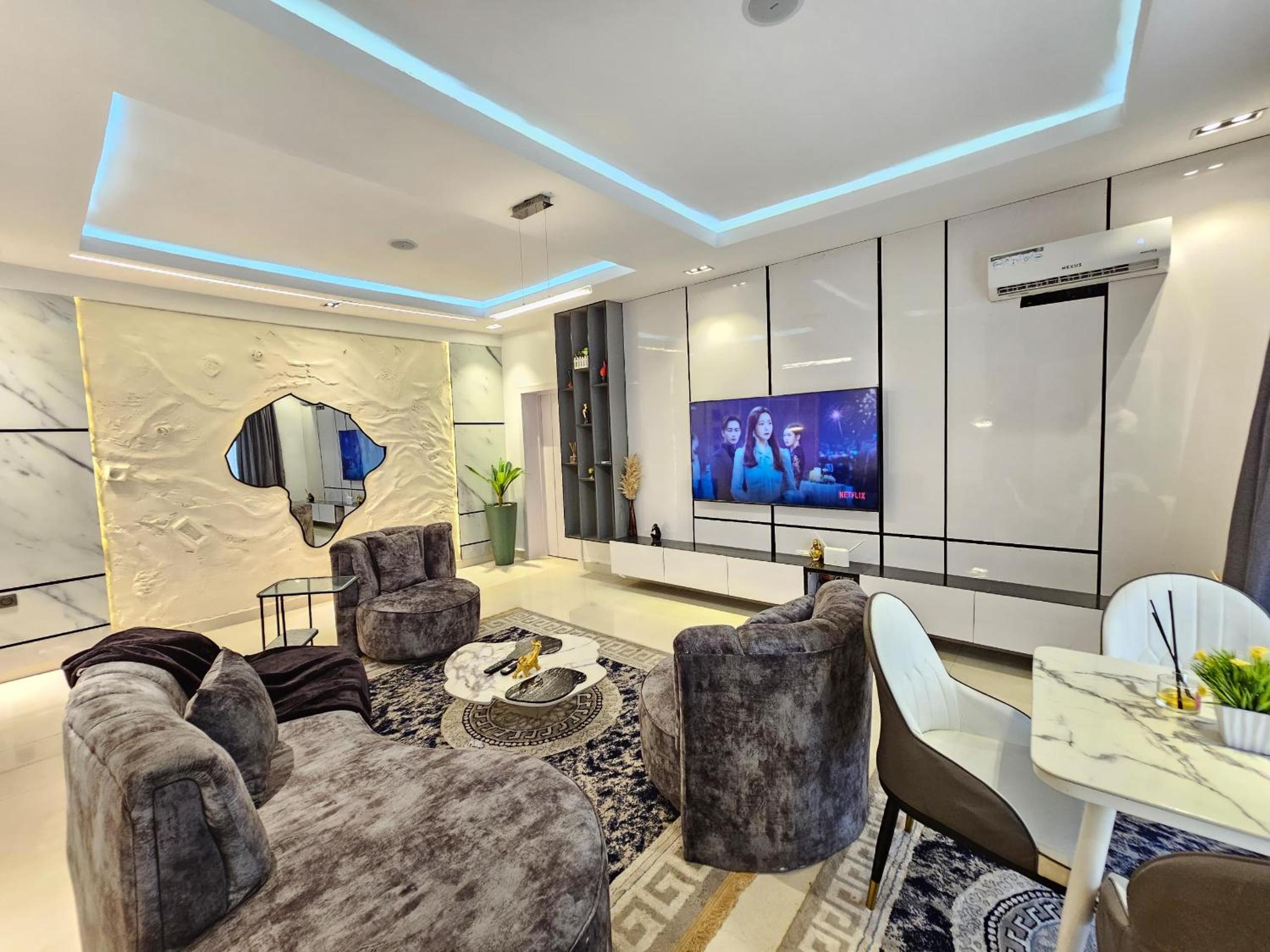 D CITY APARTMENT view 2
