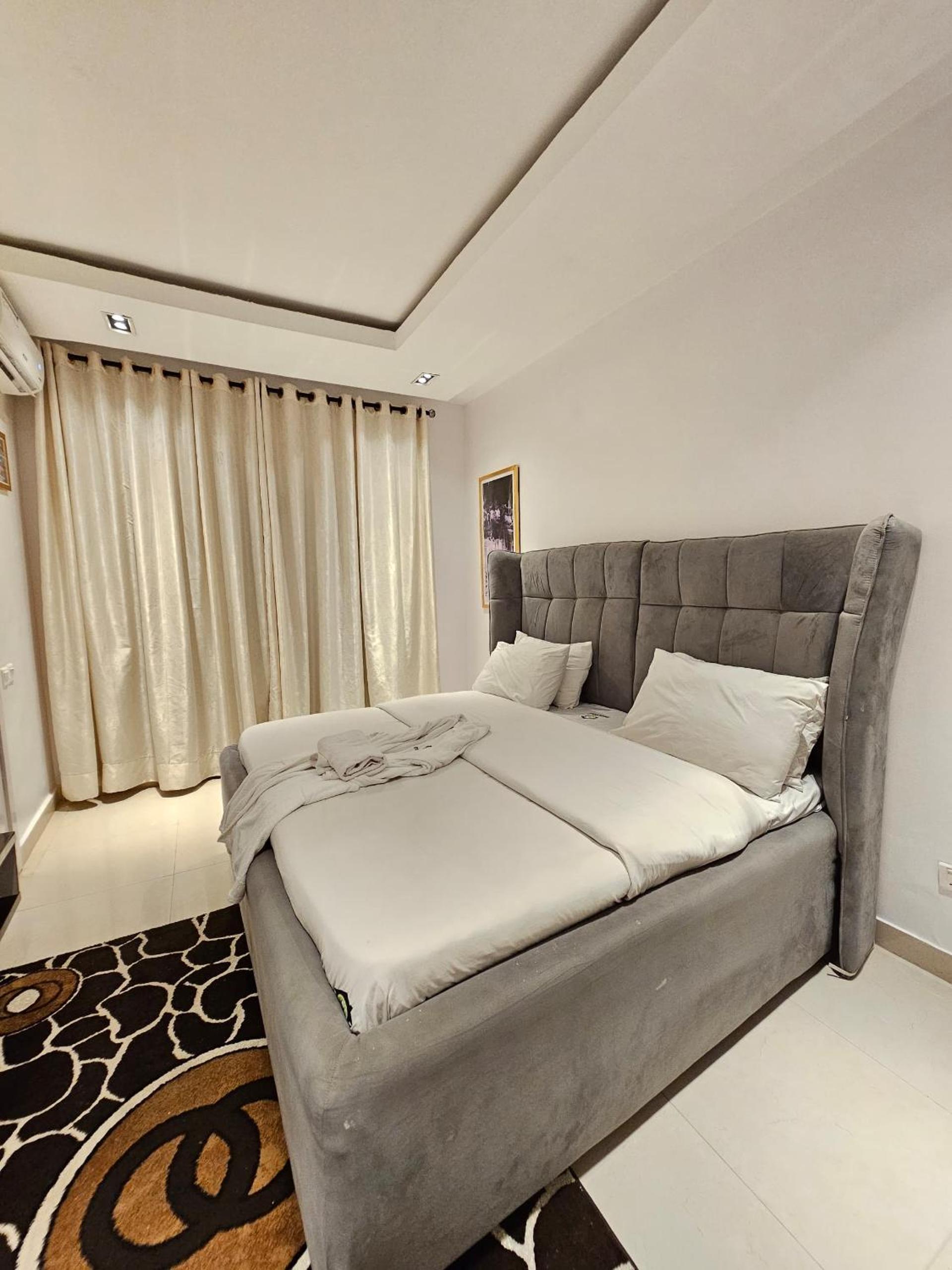 D CITY APARTMENT view 3