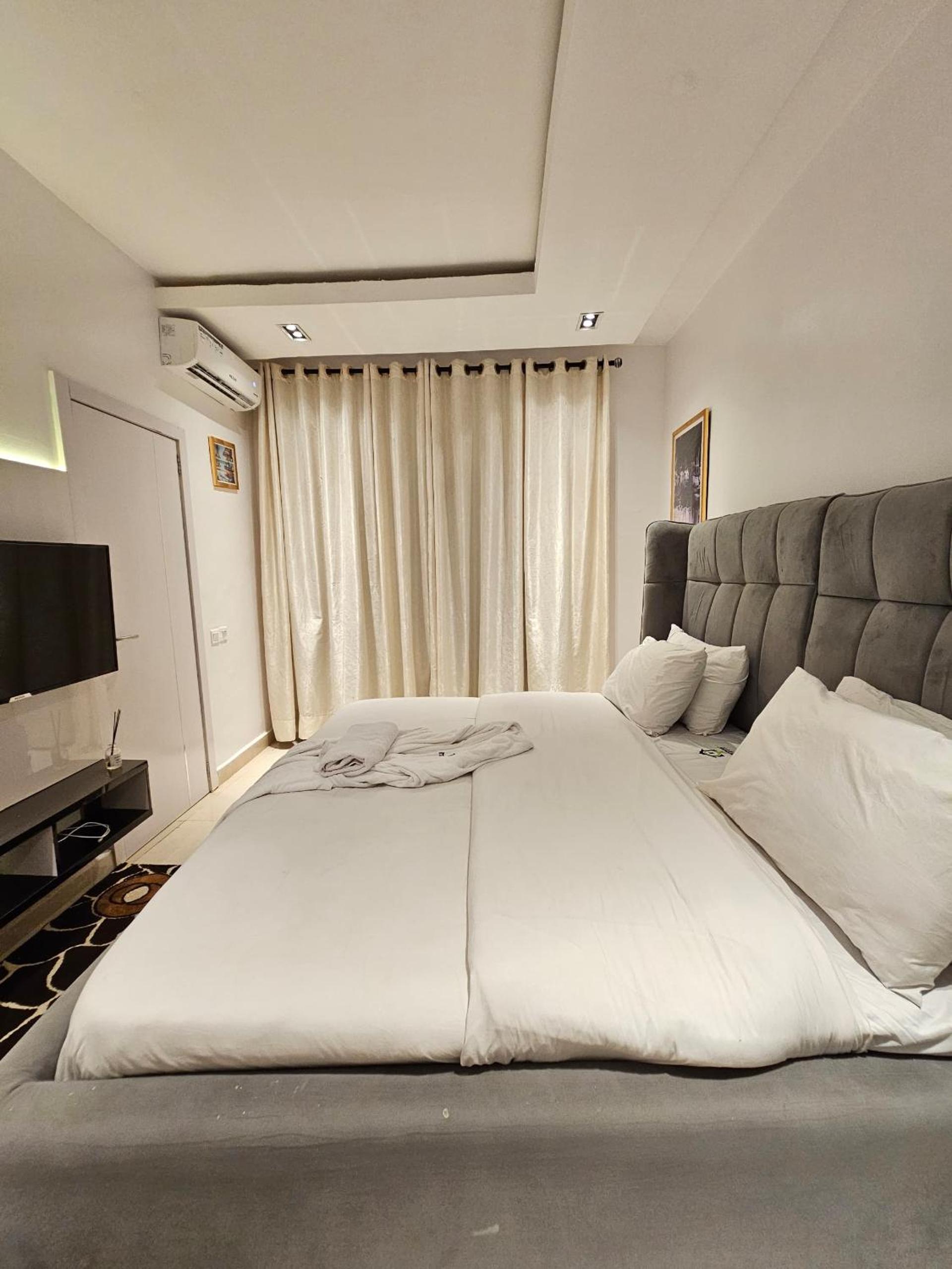 D CITY APARTMENT view 5