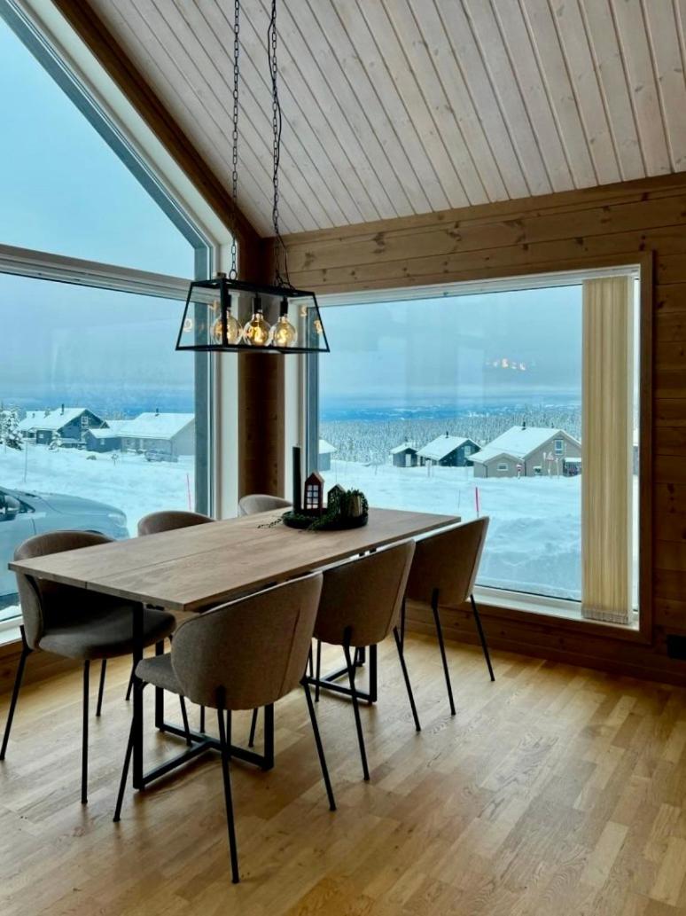 Cozy cabin on Sjusjølia by the trail network sauna view 2