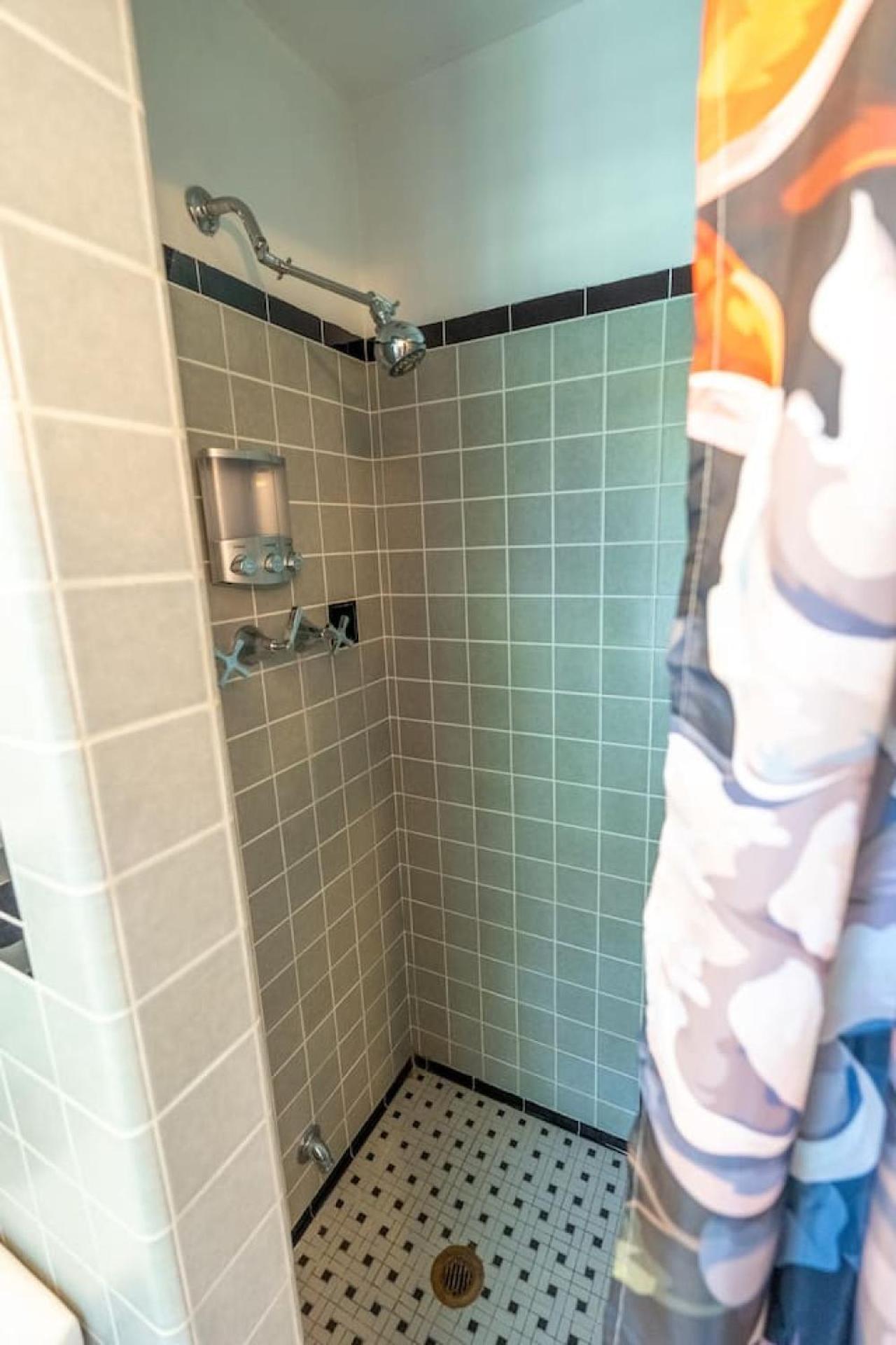 Cornwall Vacations - Cardinal Inn Romantic Room - Property Image 2