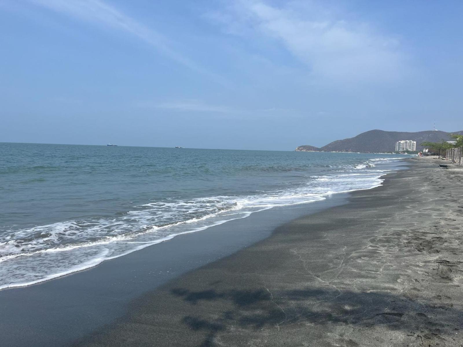 Piscina y mar en Santa Marta Pozos Colorados