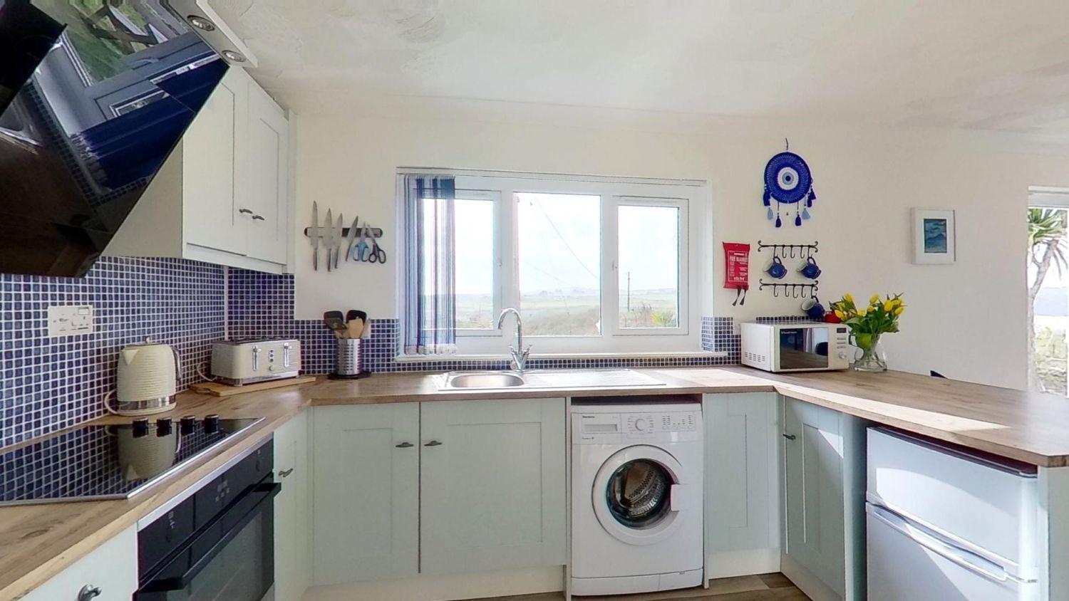 C40 Homelyn, Riviere Towans view 5