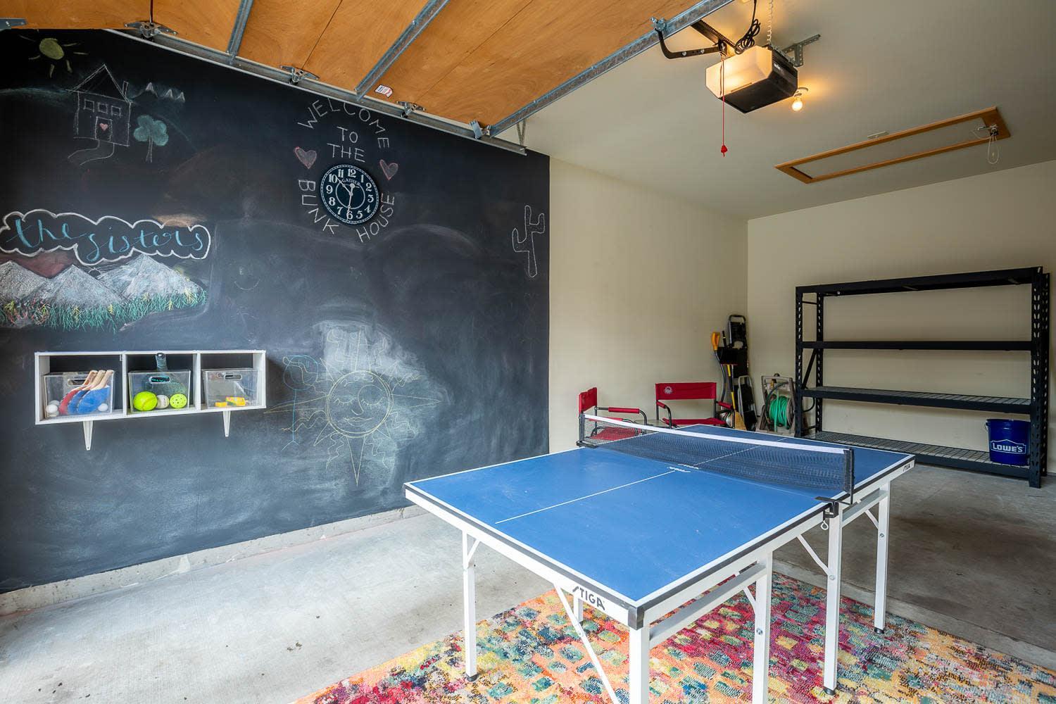 Eagle Crest Retreat Walk to Pool Game Room view 2