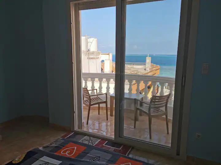 Schöne Europäische 3 Zimmer Wohnung in Al Dahar view 4