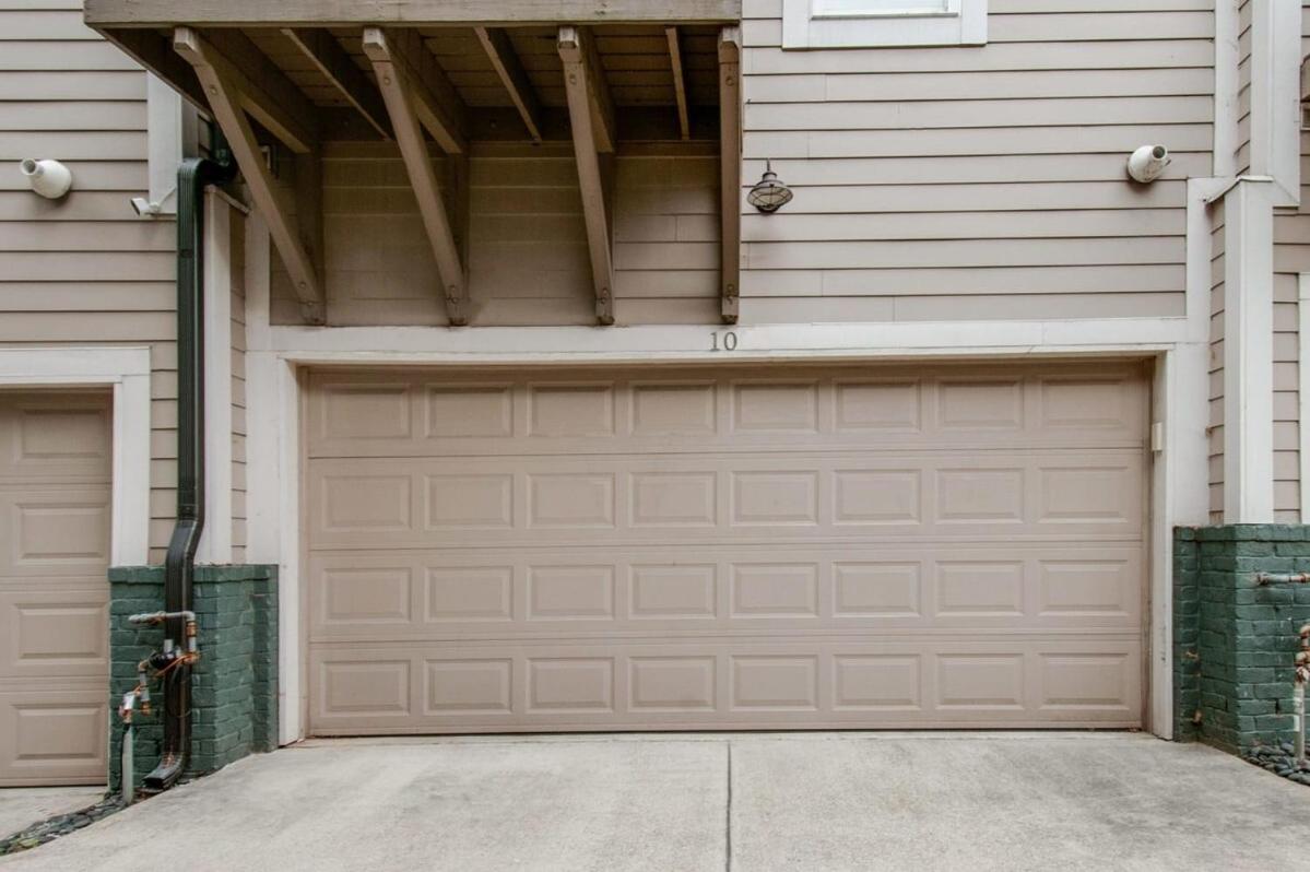 Prime Location Music House 10 Beds Free Parking view 3