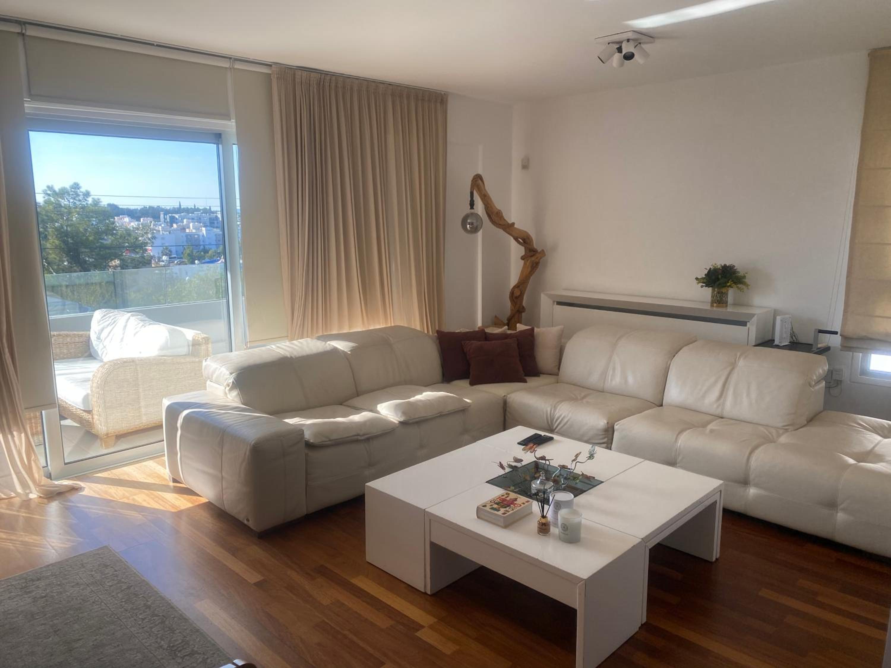 Hill Luxury Family Maisonette 21