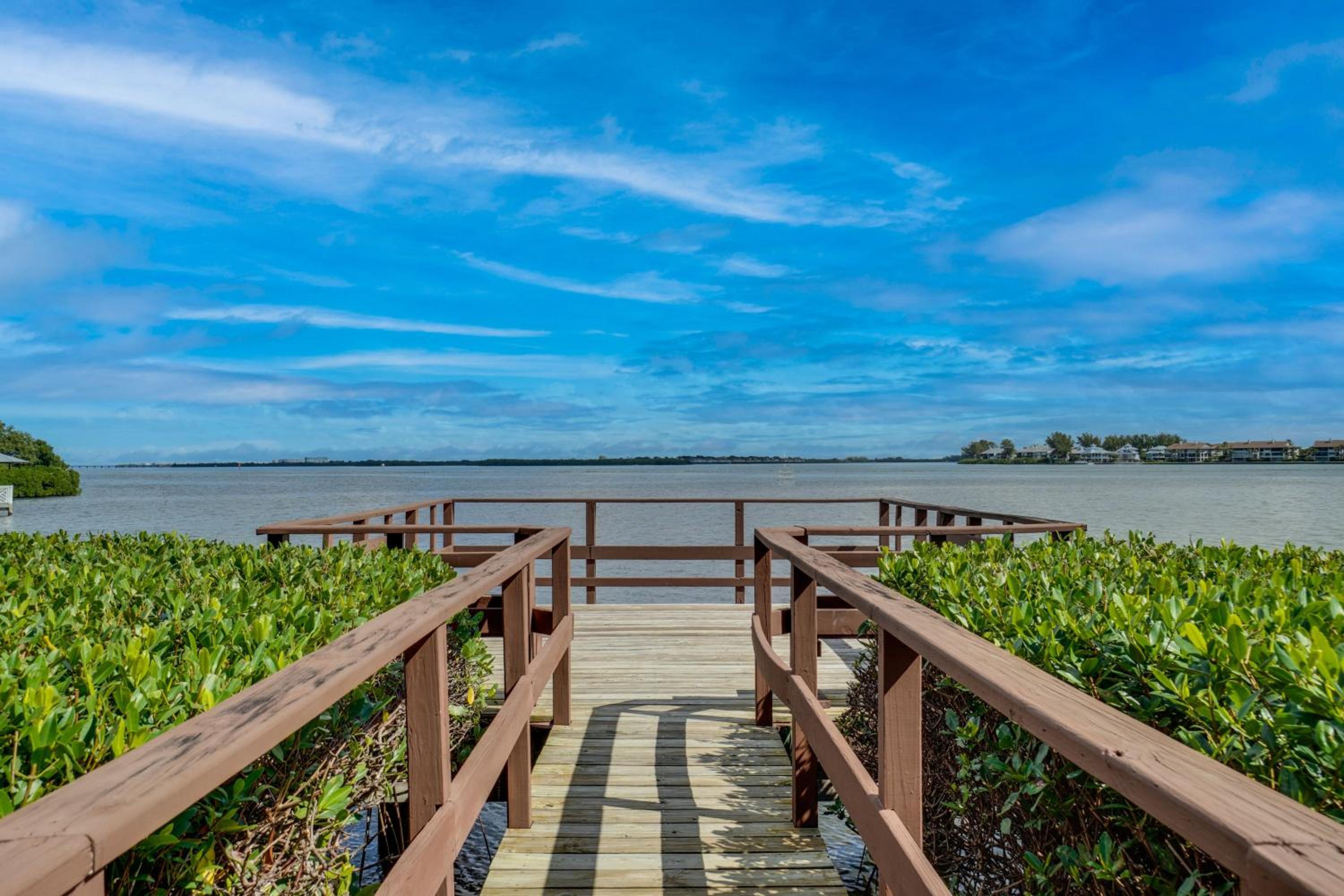 Updated 3 Bedroom Townhome, Steps to the Beach with Views from the Balcony view 3