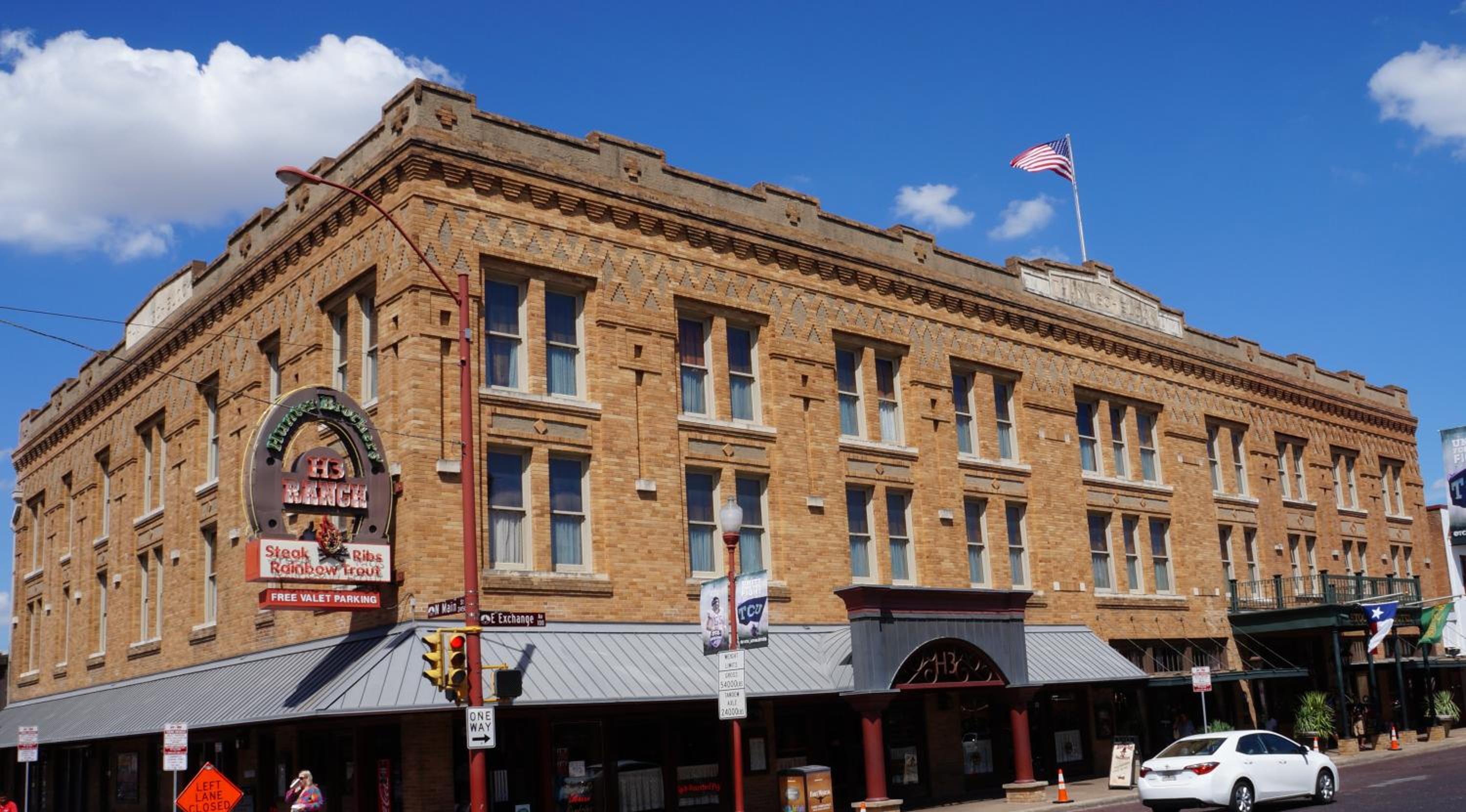 Hotel Stockyards Hotel - Image 1