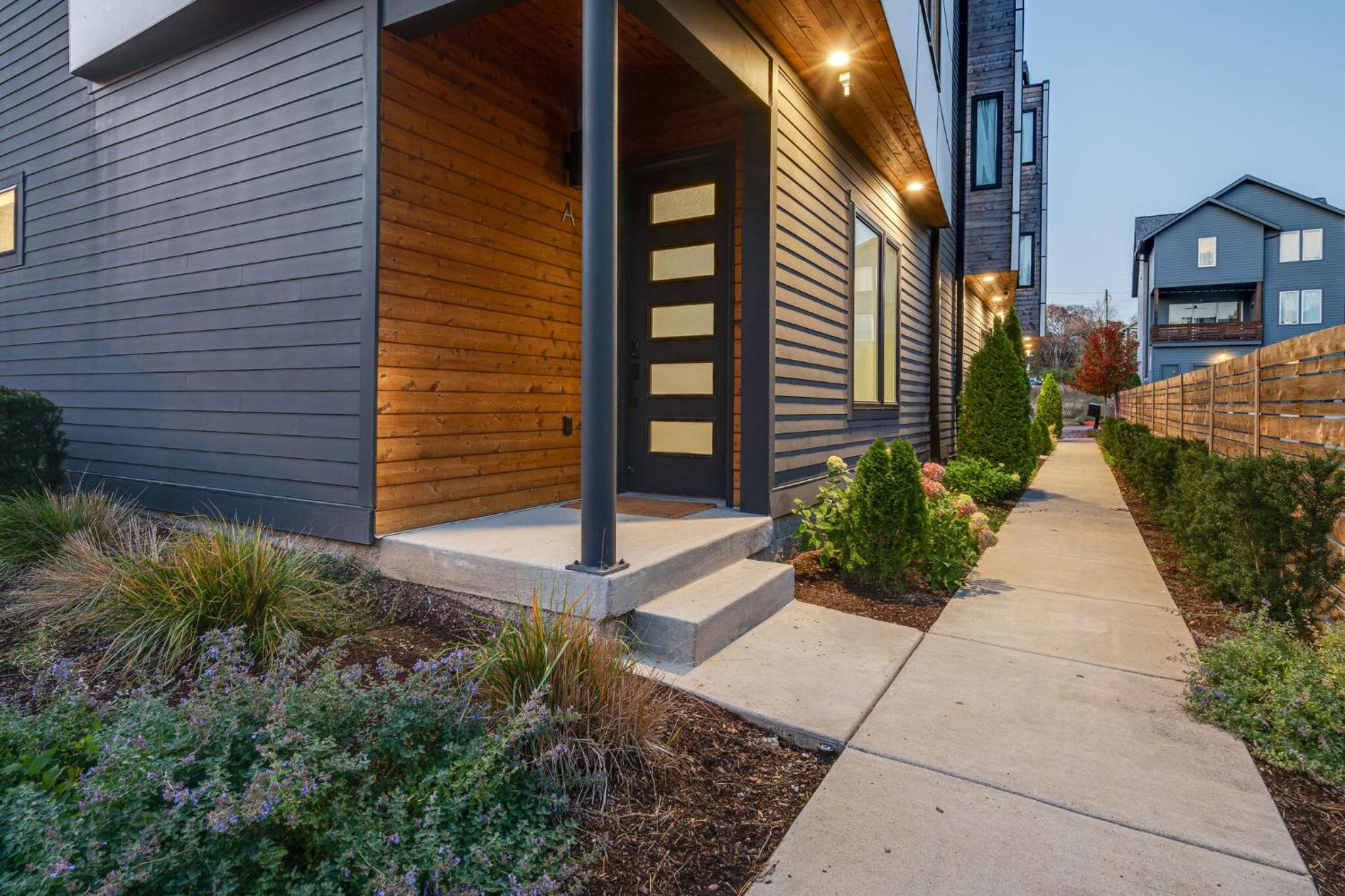 Nash Chic Near DT Rooftop Luxe Comfort