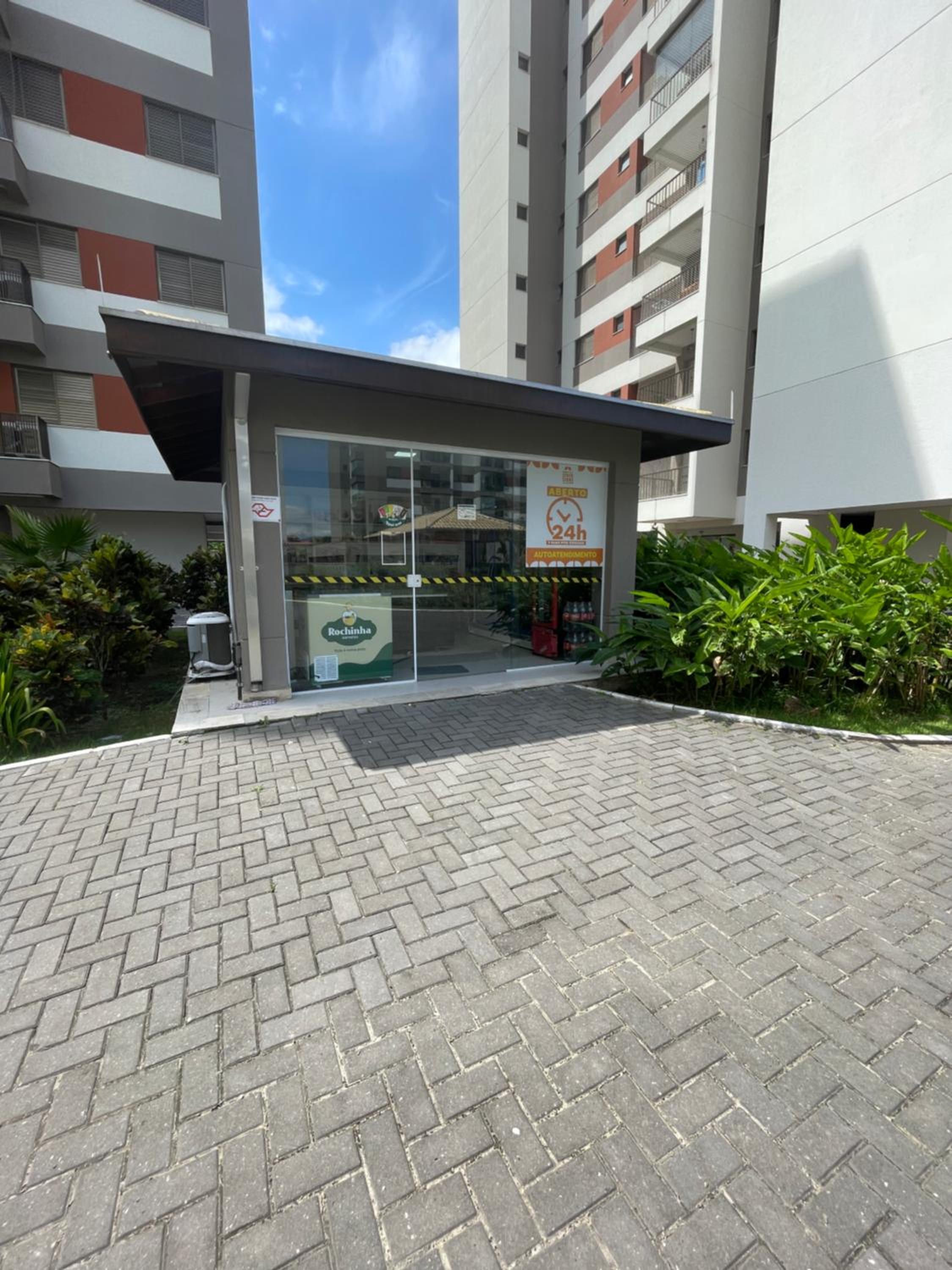 Apartamento na Martim de Sá com piscina e estacionamento