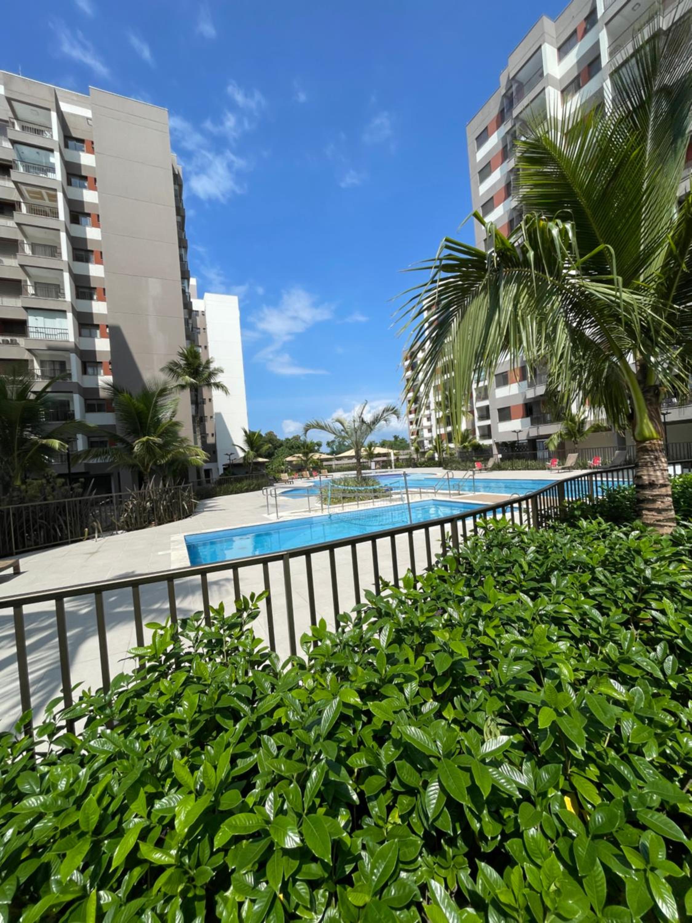 Apartamento na Martim de Sá com piscina e estacionamento
