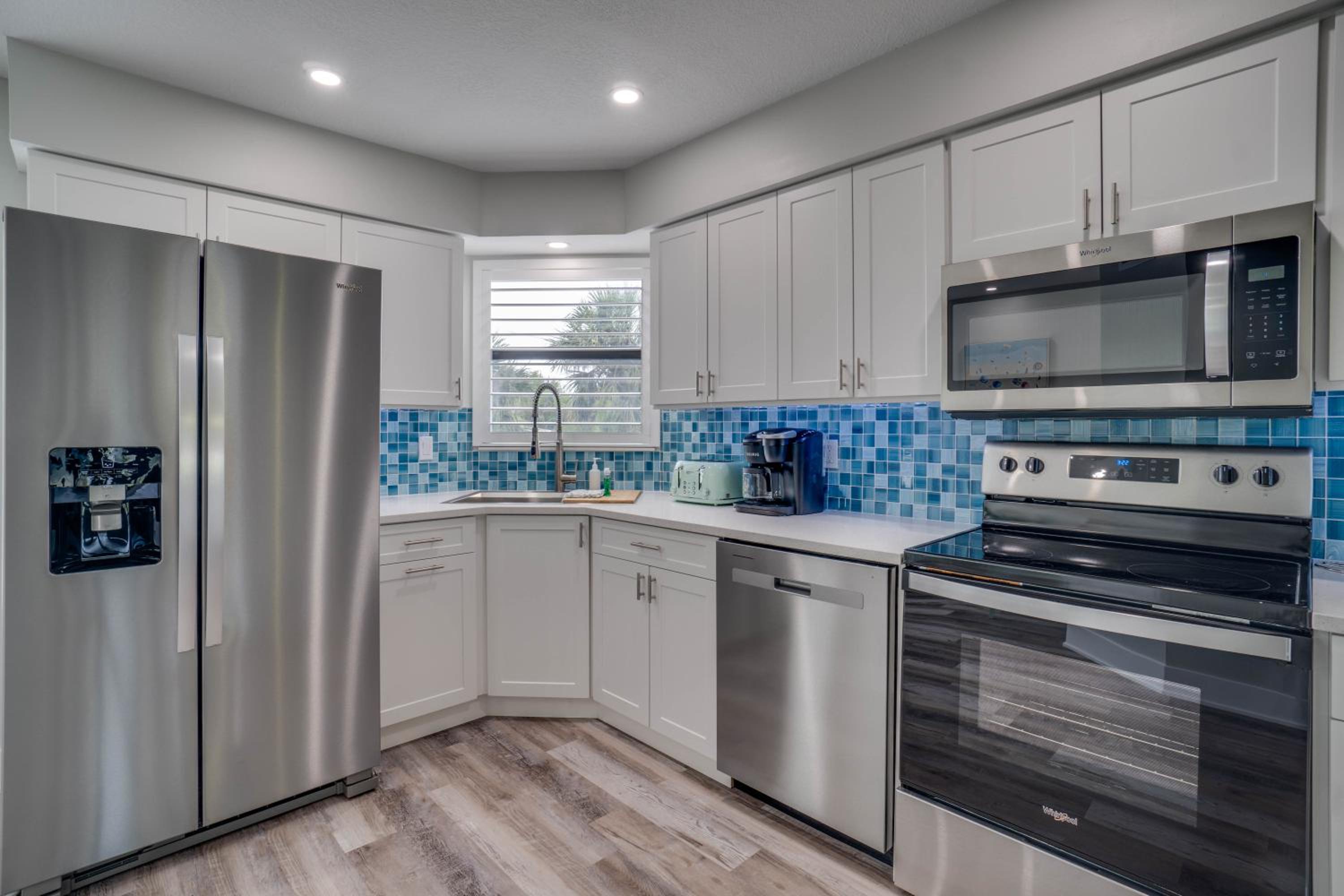 Fully Remodeled Steps to the Beach - Amazing Tropical Sunsets view 4