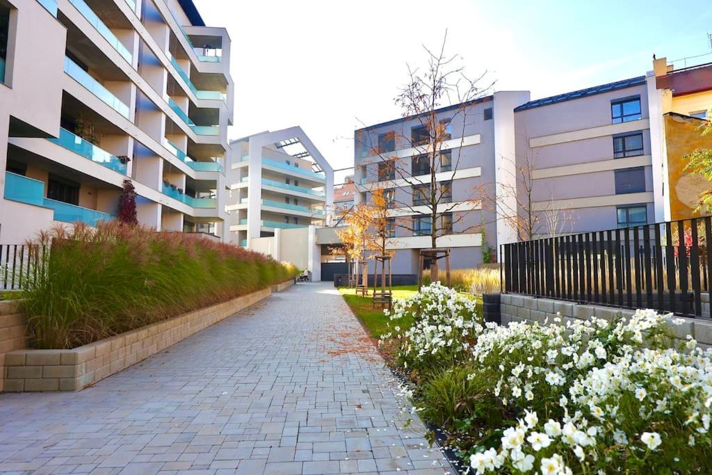 Modern Apartment • Garden • Near The City Center