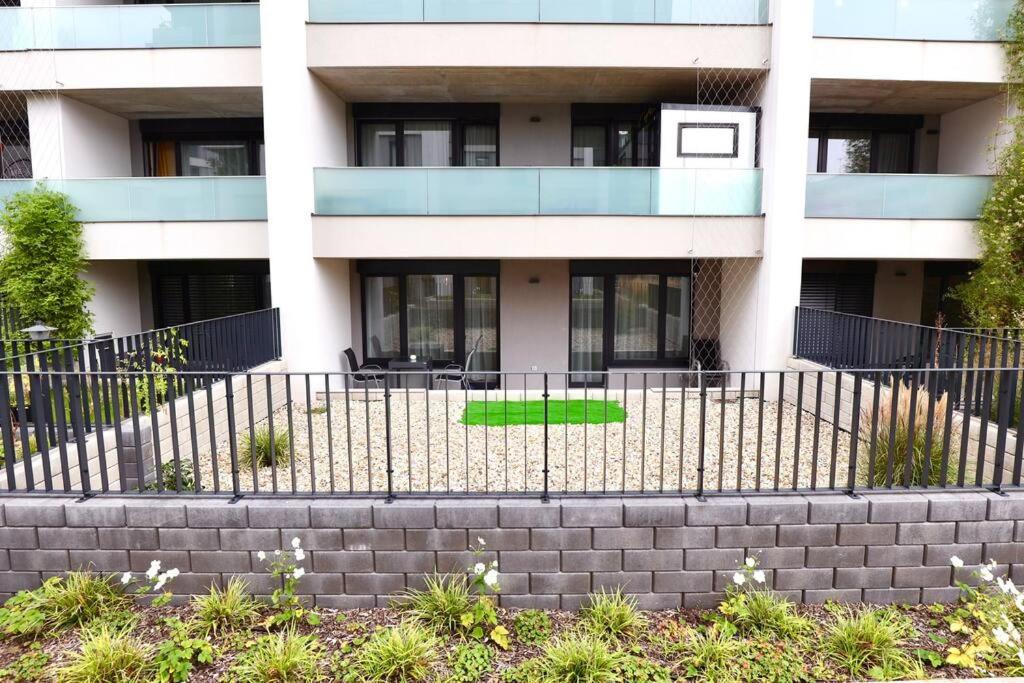 Modern Apartment • Garden • Near The City Center