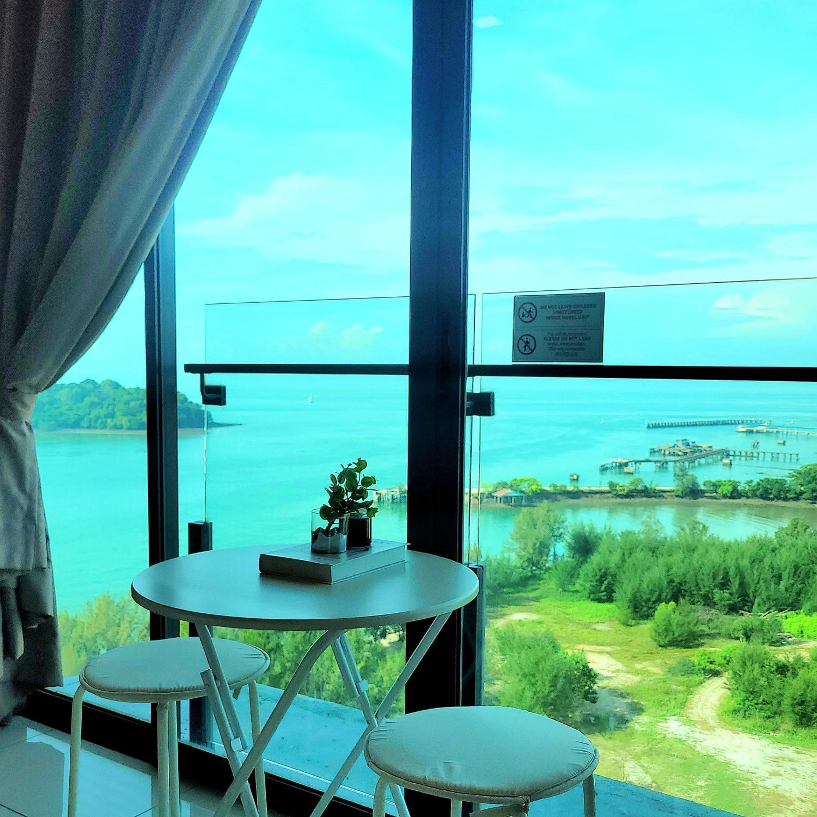 PD Seaview Sunset Cozy Staycation With Pool & Netflix, Private Unit photo 1