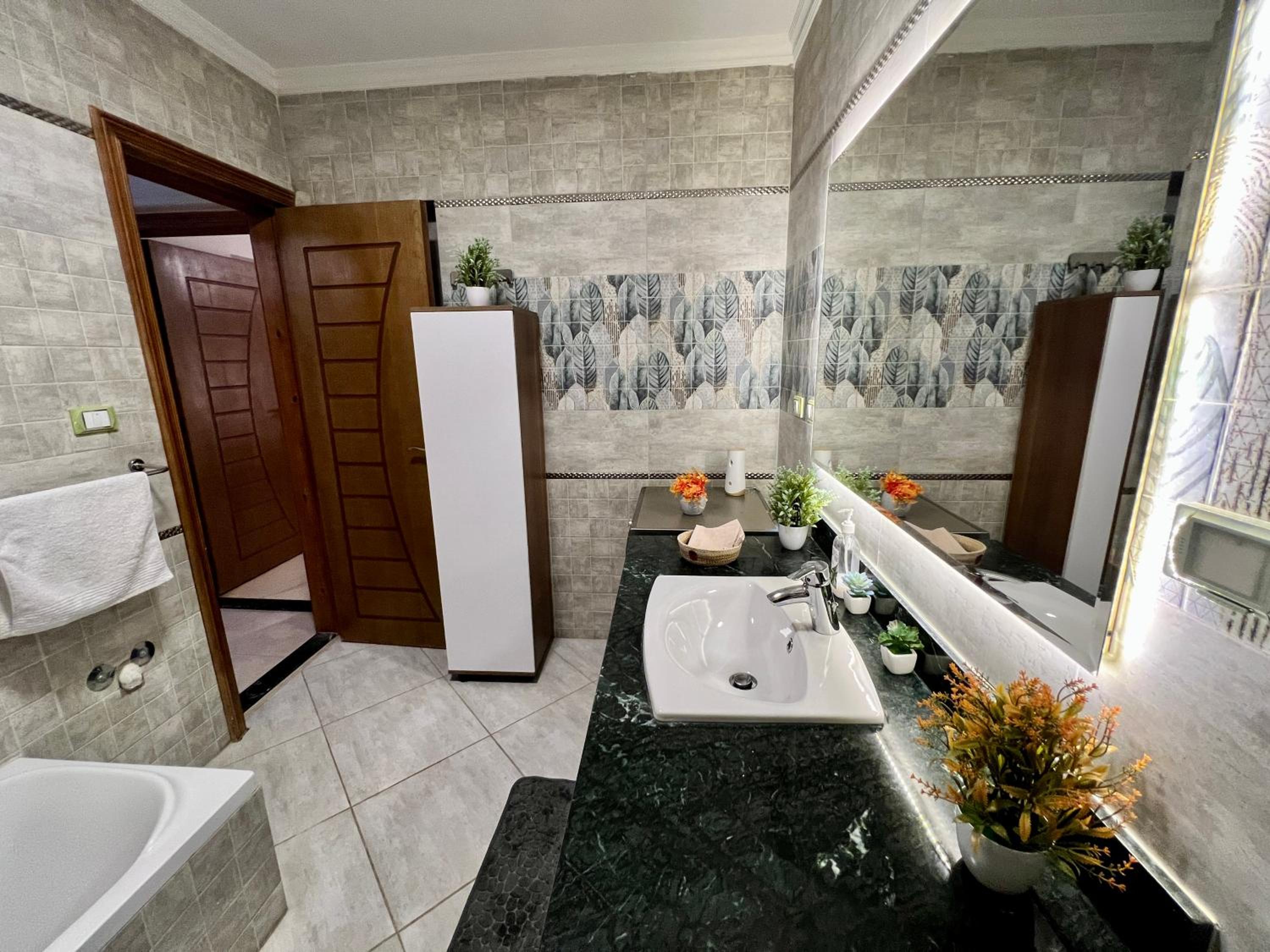 Modern 2BR Apartment in Maadi