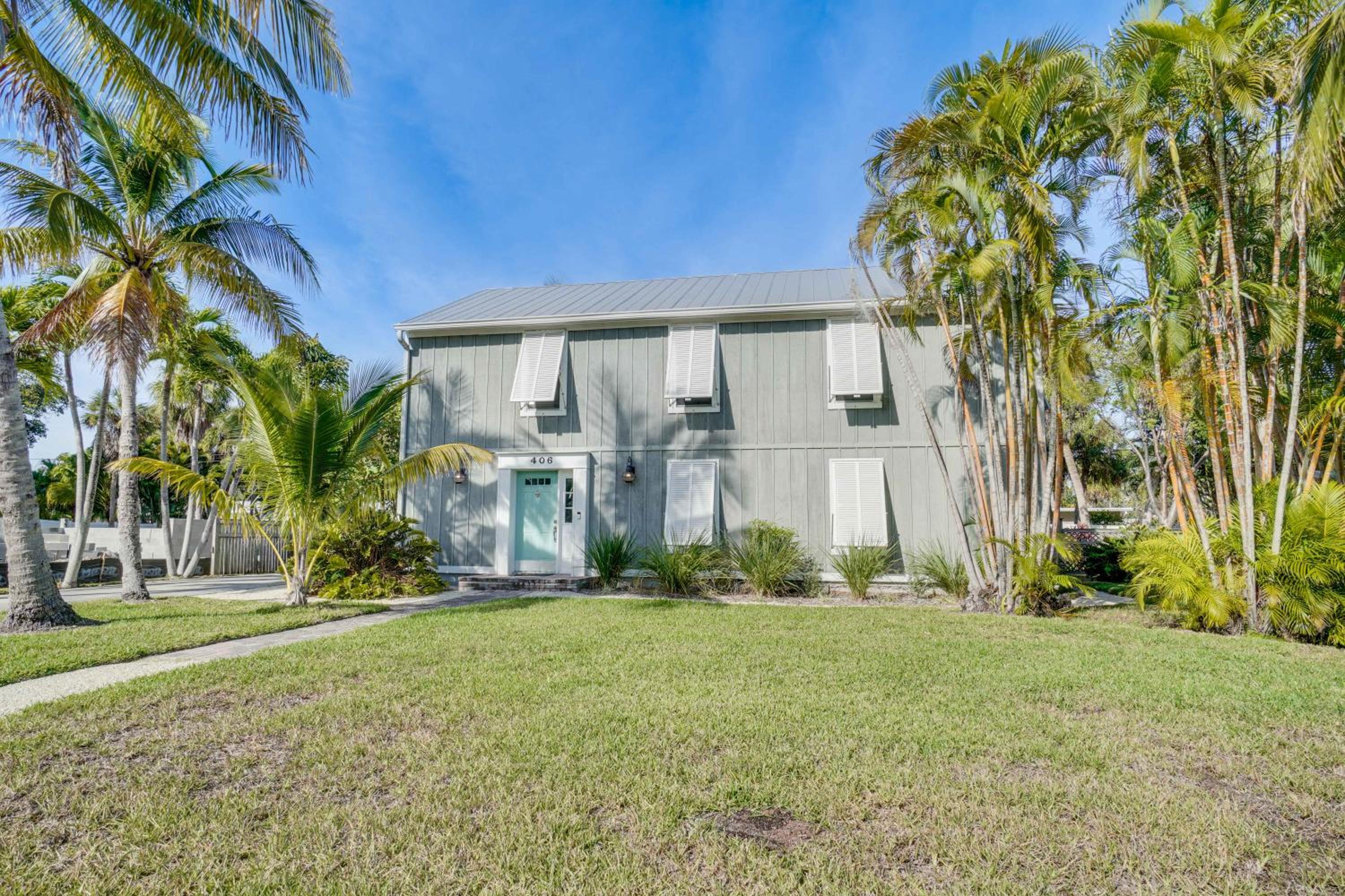Large Heated Pool with Entertainment Room for the Family view 4