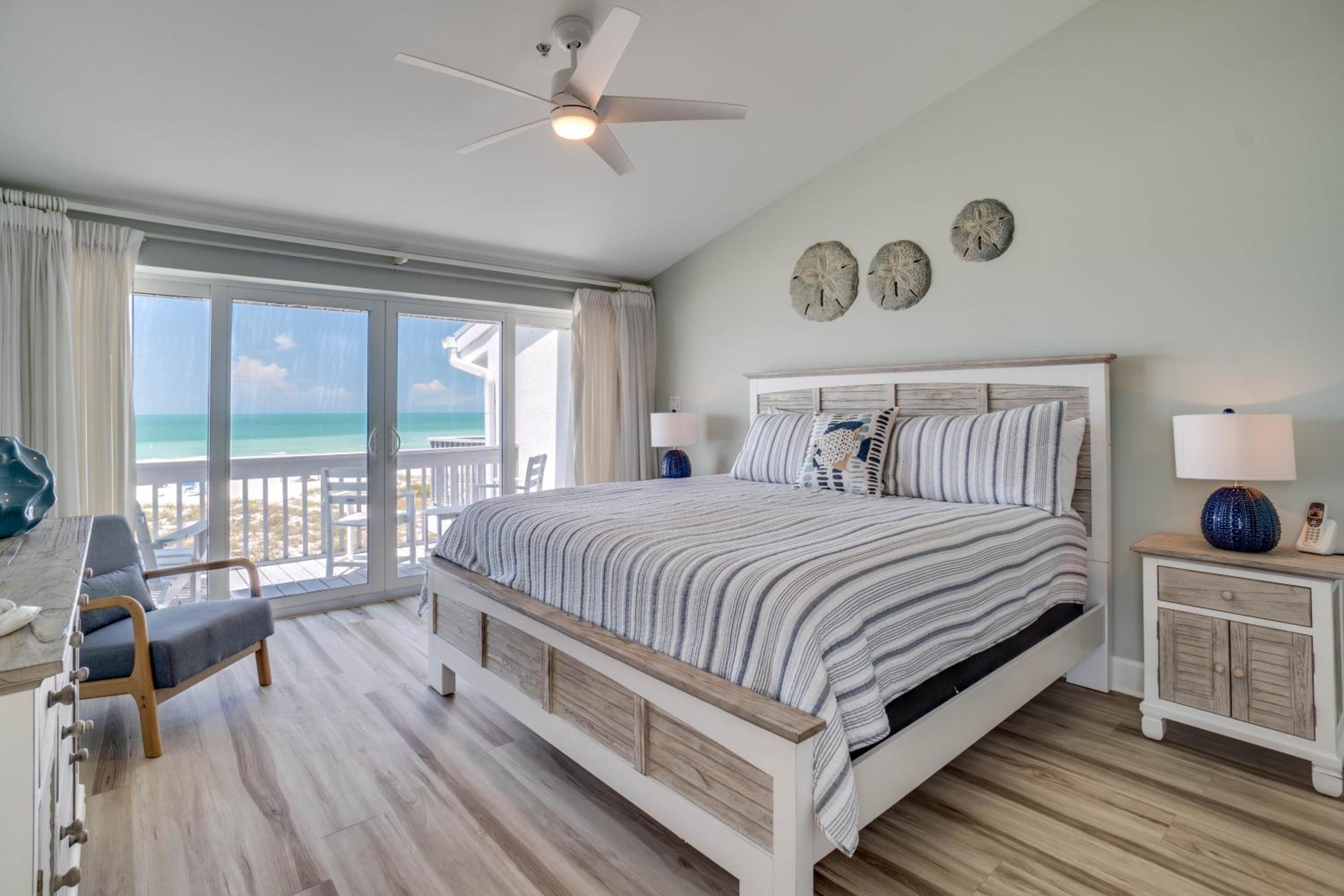 Hidden Cove Gulf Front Property on Holmes Beach view 4