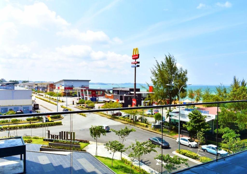 PD Seaview Sunset Cozy Staycation With Pool & Netflix, Private Unit photo 8