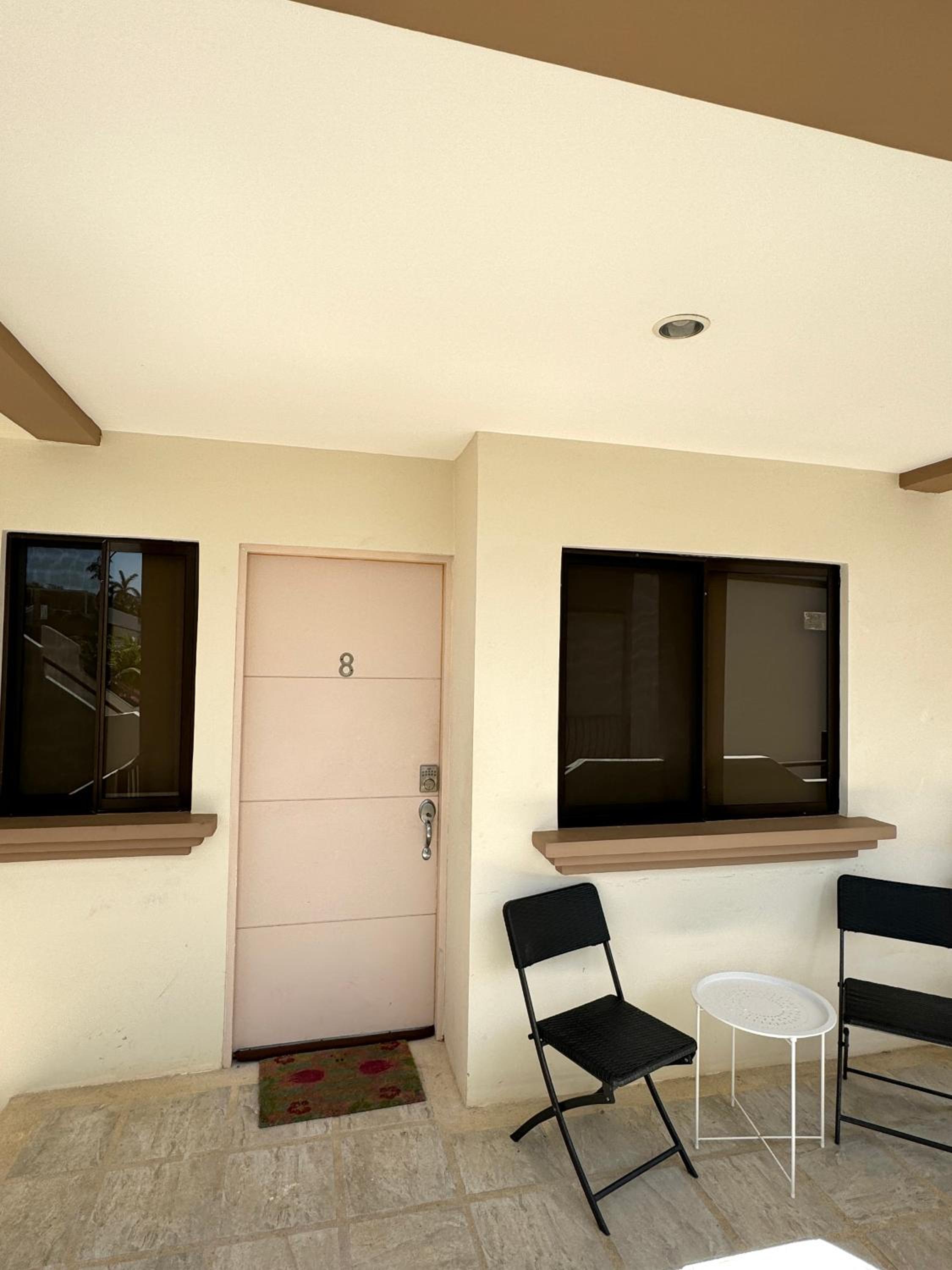 Parakeet Paradise 2nd floor Condo with Rooftop
